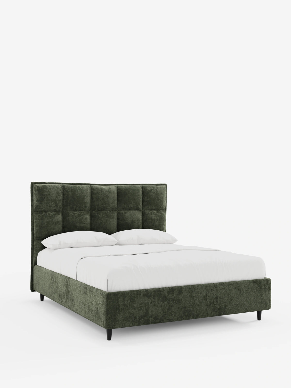 Il letto imbottito AURO con contenitore e testiera alta capitonné in ciniglia Oeko-Tex® è un letto contenitore color verde bosco caratterizzato da una testiera alta con trapuntatura a griglia, un morbido rivestimento in tessuto e due cuscini bianchi su sfondo bianco.