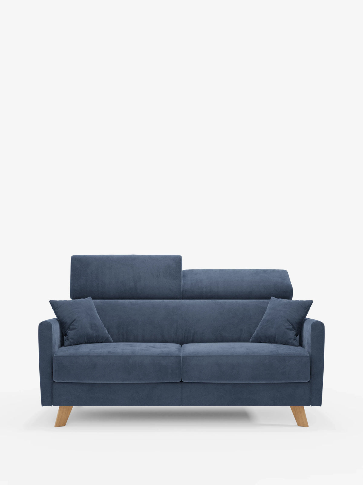 Vi presentiamo il divano letto Francy con poggiatesta regolabili di Divani.Store, un moderno divano in velluto blu disponibile nella versione a 2 o 3 posti. Dotato di due cuscini di seduta, due cuscini dello schienale e due cuscini decorativi abbinati, questo modello poggia su gambe in legno angolate ed è presentato su uno sfondo bianco a tinta unita. Interamente rivestito con l'elegante tessuto T30 resistente alle macchie e dotato di fodere rimovibili al 100%, il Francy coniuga con naturalezza comfort e