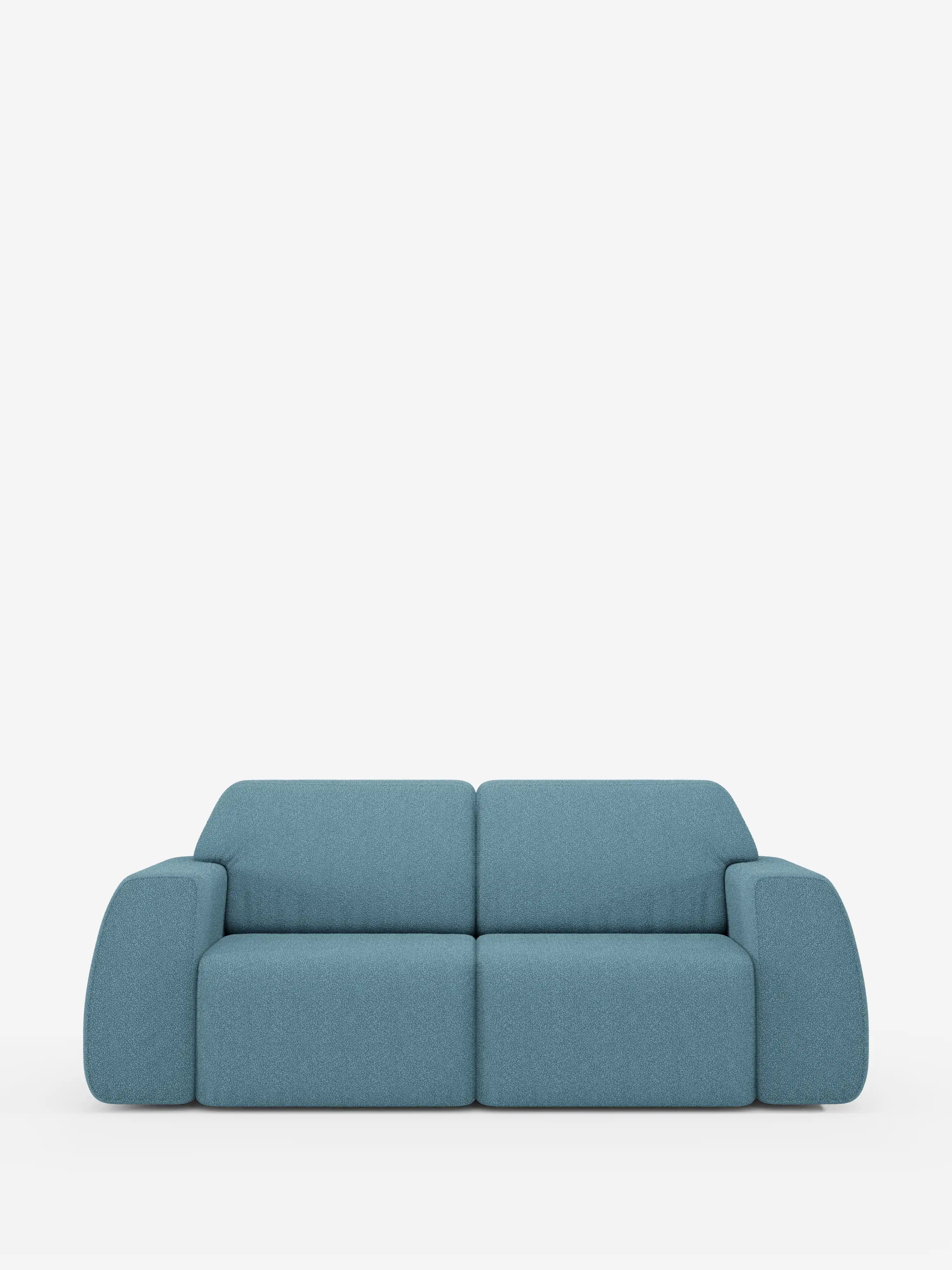 Un divano Orbit moderno e minimalista a 2 e 3 posti in tessuto blu con sedute scorrevoli di Divani.Store, rivestito in tessuto T33 effetto cotone, sfoderabile e antimacchia, caratterizzato da ampi braccioli e schienale arrotondati. Su uno sfondo bianco a tinta unita, questo divano interamente imbottito si distingue per il profilo basso e il design squadrato e imbottito, in grado di ospitare comodamente due persone offrendo al contempo la versatilità di un comfort spazioso.