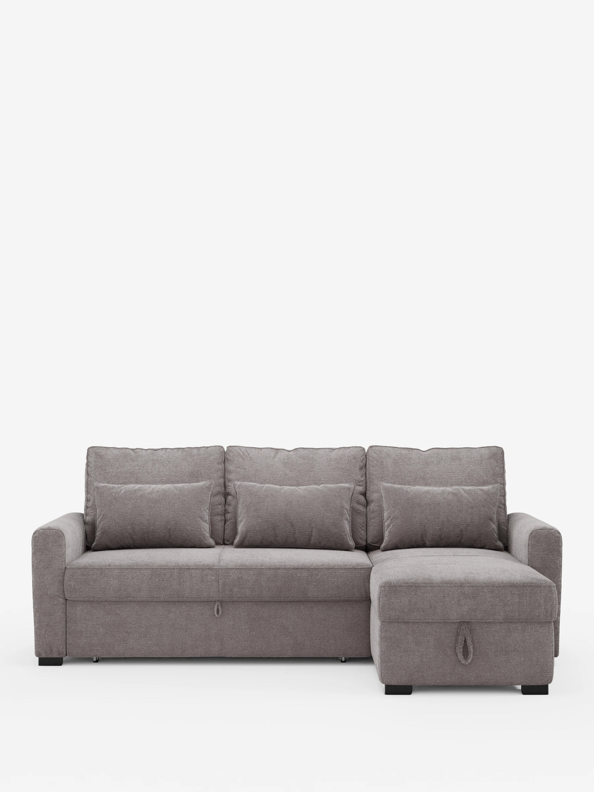 Ottaviano, divano letto angolare grigio con chaise longue a destra, dotato di tre cuscini dello schienale, tre cuscini quadrati decorativi e linguette in tessuto integrate sui pannelli frontali inferiori, su sfondo bianco.