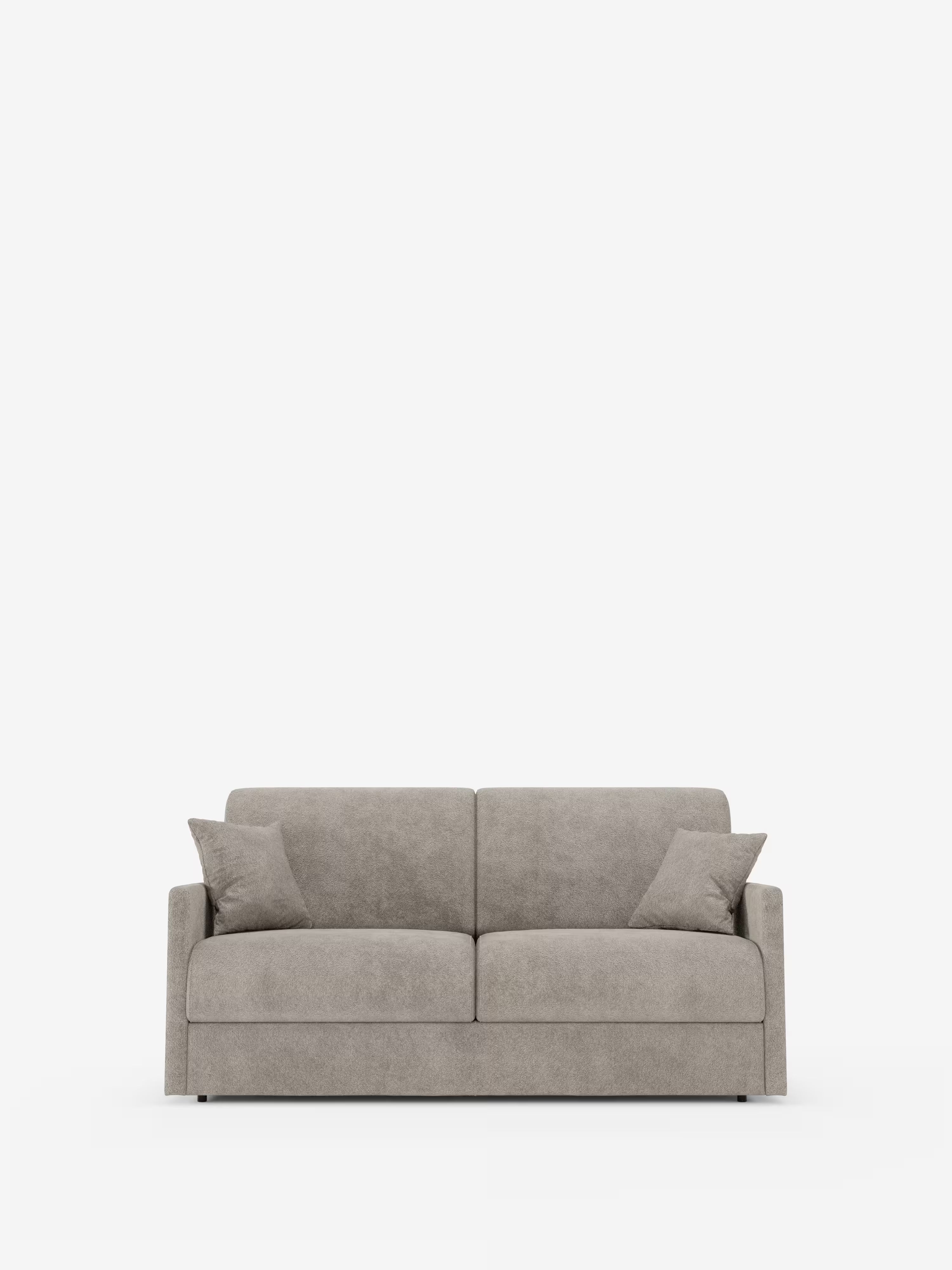 Un divano letto Tommy Divano a 2 e 3 posti matrimoniale di colore grigio chiaro, disponibile su Divani.Store, caratterizzato da braccioli sottili e dritti, due cuscini di seduta, due cuscini dello schienale e due cuscini decorativi abbinati. Il divano è rivestito al 100% con tessuto antimacchia simile al cotone (T33), presenta un design moderno e minimalista senza gambe a vista ed è raffigurato su uno sfondo bianco a tinta unita.