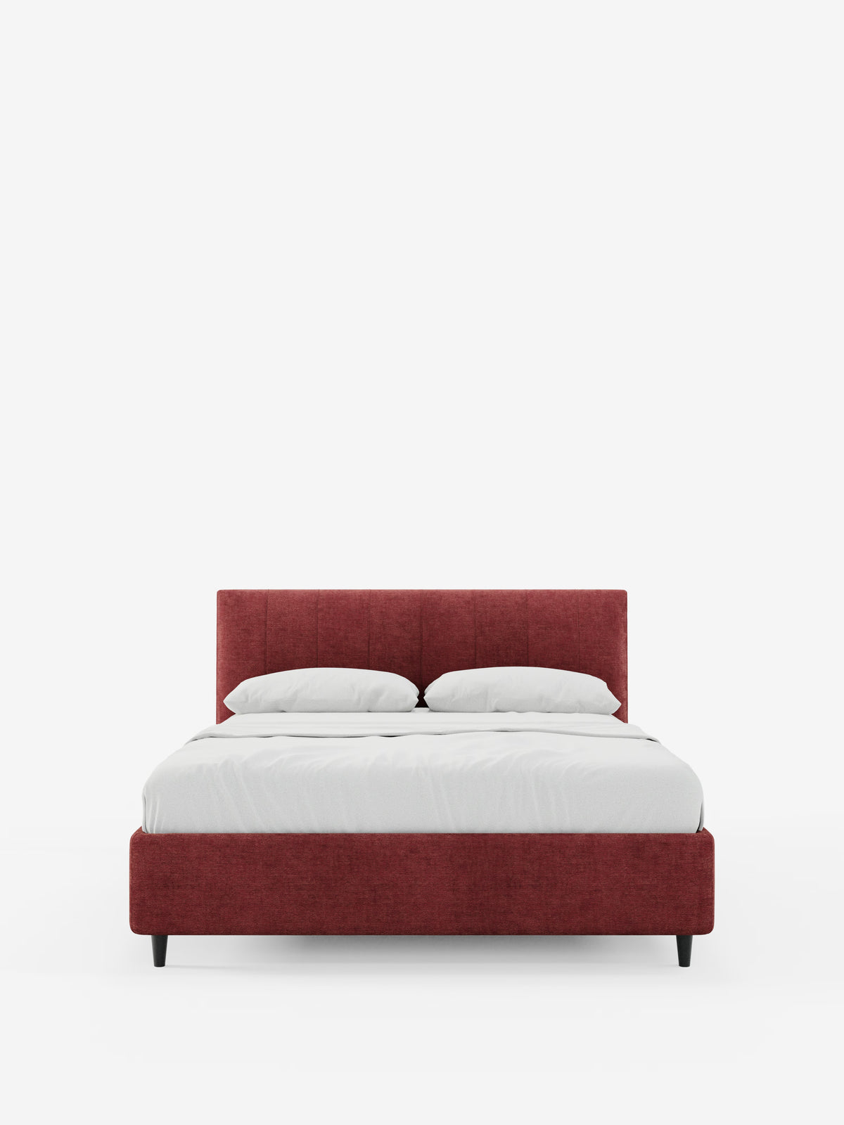 Una vista frontale del letto imbottito ONYX con contenitore e testiera verticale in tessuto certificato Oeko-Tex® di Letti.store, che mette in risalto la sua moderna struttura imbottita rossa e la testiera verticale imbottita, le gambe corte nere e la biancheria da letto bianca con due cuscini, il tutto su uno sfondo bianco a tinta unita.