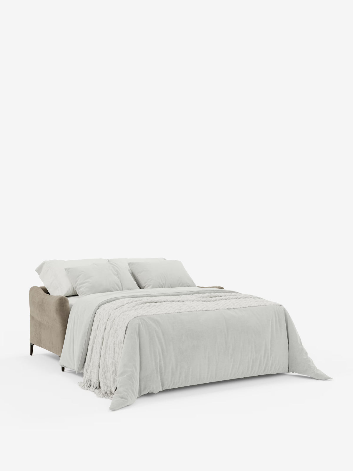 Un “Dalia divano letto” contemporaneo, rivestito in beige, di Divani.Modello disponibile nelle versioni a 2, 3 o 4 posti con materasso H18 e rivestimento in velluto T30 moderno e resistente alle macchie, abbinato a un piumone grigio chiaro, cuscini coordinati e un plaid grigio chiaro testurizzato che richiama lo stile scandinavo. Il divano letto è posizionato su uno sfondo bianco a tinta unita.