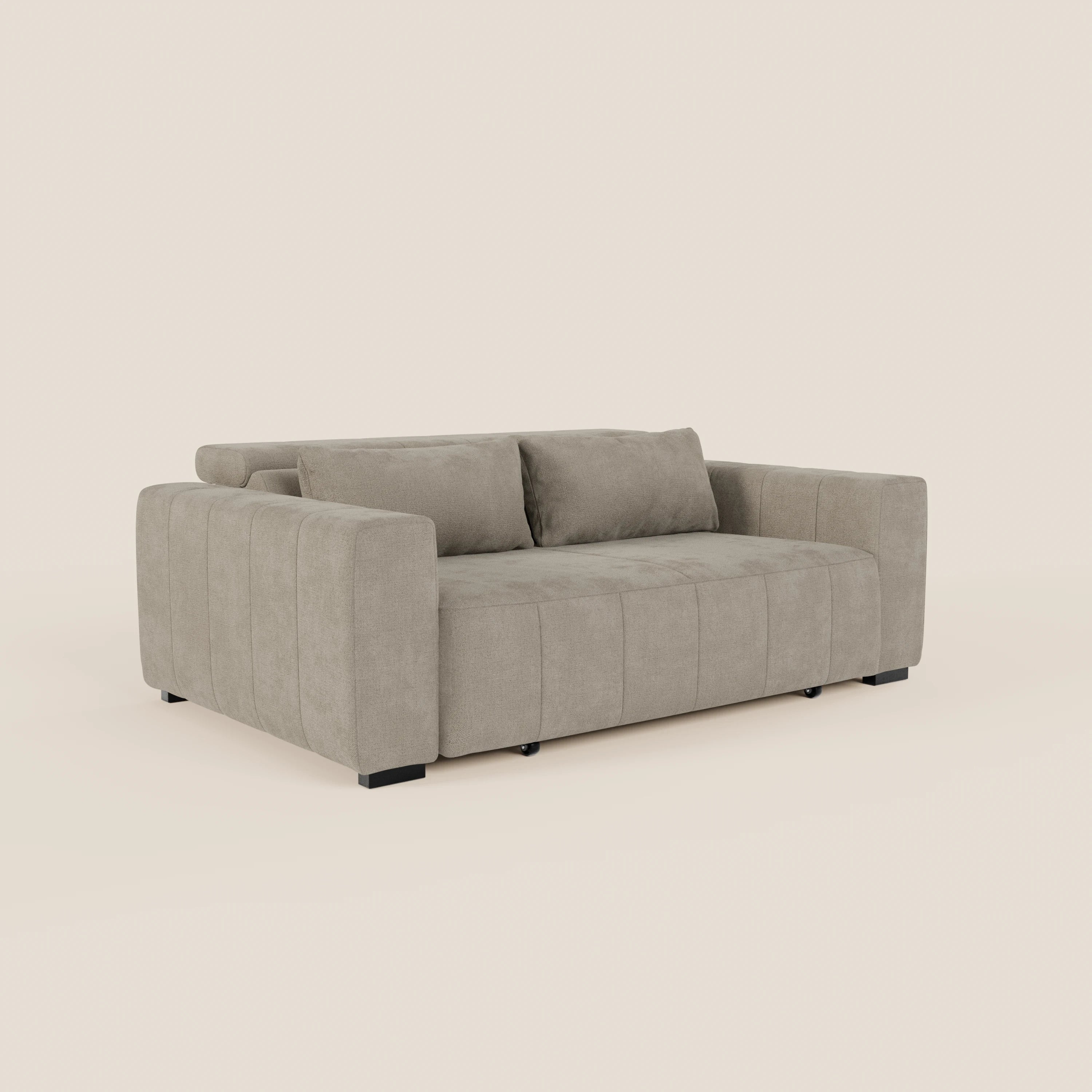 Il divano Doric 3 posti di Divani.Store è caratterizzato da sedute allungabili con reclinazione elettrica, poggiatesta regolabili e rivestimento in tessuto T23 antimacchia, che unisce comfort e stile moderno in un design versatile a tre posti.