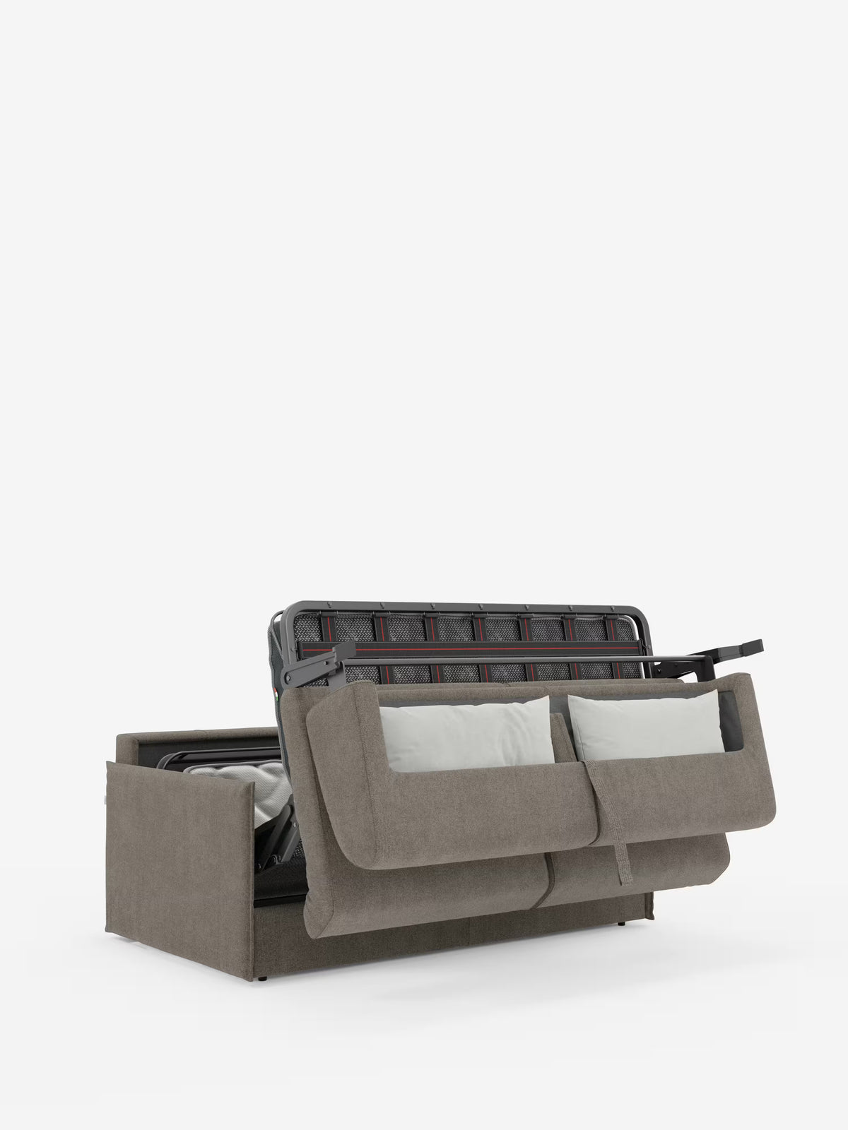 Il divano letto matrimoniale sfoderabile Evans di Divani.Store è presentato in una versione compatta color marrone, completa di cuscini. Parzialmente aperto per mostrare la struttura interna in metallo del letto e l’ampio materasso, lo schienale e la seduta del divano si aprono rivelando un pratico vano portaoggetti per la biancheria da letto. Presentato su uno sfondo bianco a tinta unita, questo modello è rivestito in tessuto T23 resistente alle macchie e dispone di un vano integrato per riporre i cuscini.
