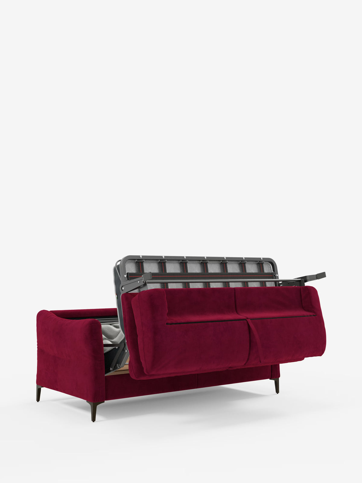 Il divano letto Dalia a 2, 3 e 4 posti di Divani.Store, rivestito in un ricco tessuto vellutino rosso moderno smacchiabile T30, presenta classiche gambe in legno in stile mid-century ed è esposto con lo schienale parzialmente sollevato per rivelare il letto estraibile nascosto con un materasso H18. Il divano è posizionato su uno sfondo bianco a tinta unita.