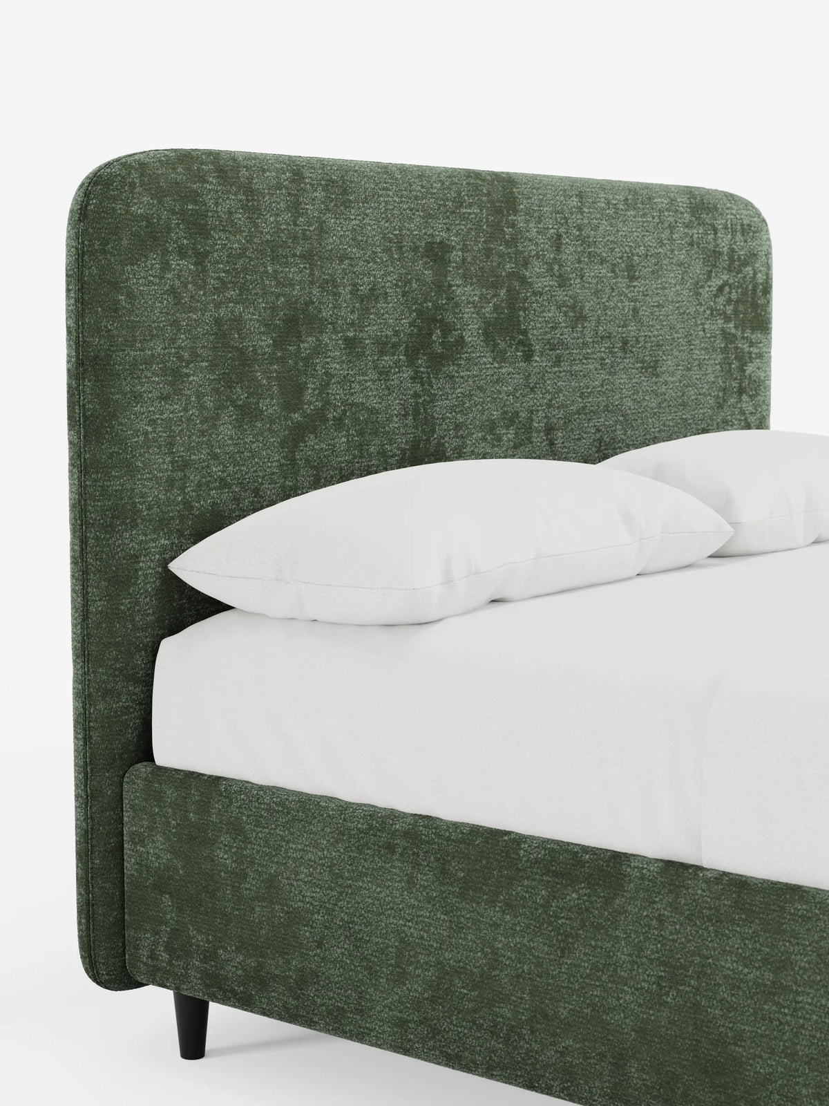 KAELOS, letto imbottito in stile minimalista - contenitore, gambe alte e testiera arrotondata in tessuto ciniglia, caratterizzato da una testiera alta e arrotondata in tessuto verde muschio, rivestimenti bianchi e gambe sottili scure su sfondo bianco.