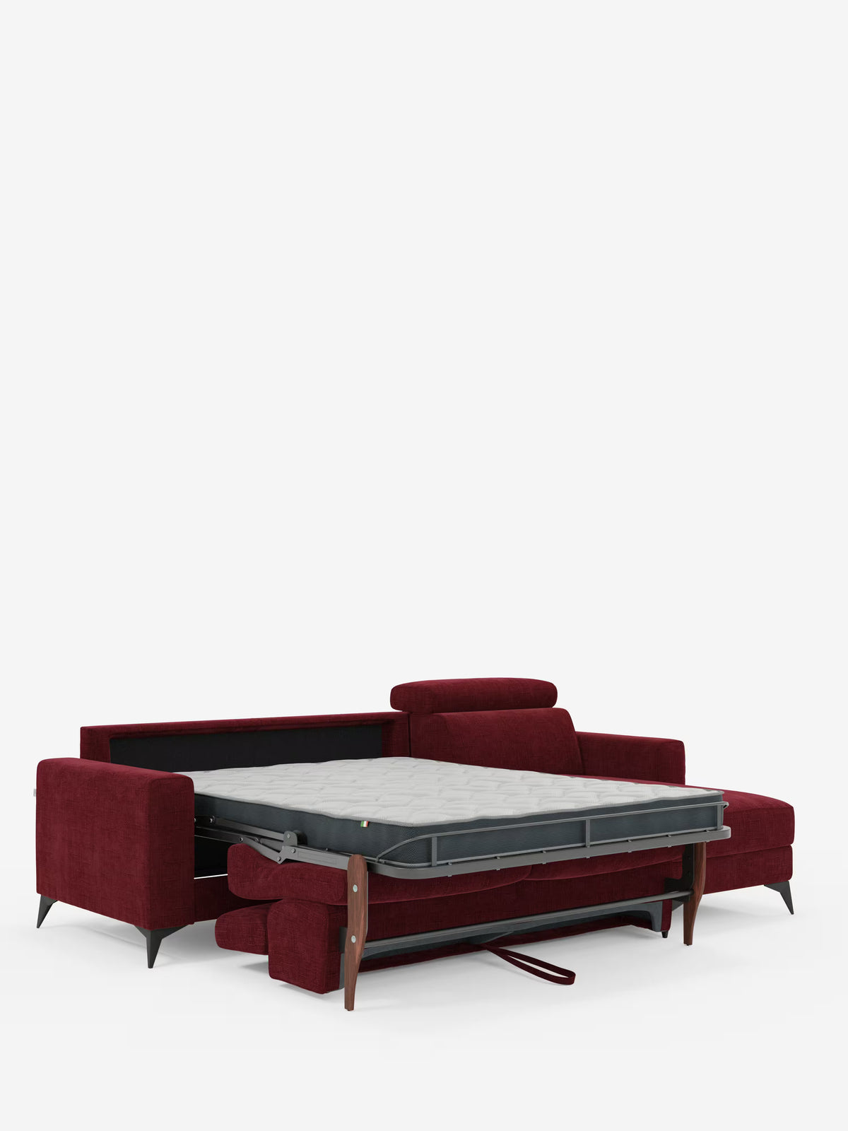 Il divano letto angolare Pegaso di Divani.Store è un divano letto contemporaneo rivestito in tessuto jacquard T22 antimacchia, presentato in una ricca tonalità bordeaux. Questo complemento d’arredo moderno è caratterizzato da un materasso estraibile che si estende per metà, gambe in legno scuro, braccioli squadrati e poggiatesta reclinabili regolabili per un maggiore comfort. Il design comprende anche una pratica chaise longue contenitore (penisola contenitore). Su uno sfondo bianco a tinta unita, questo
