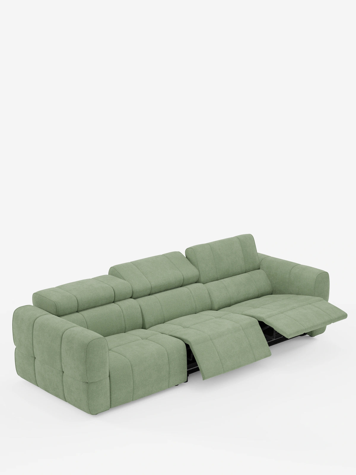 Un divano modulare Giotto a 4 posti color verde salvia con poggiatesta reclinabili e funzione relax elettrica opzionale, rivestito in tessuto smacchiabile T23, caratterizzato da una trama trapuntata, poggiatesta regolabili e due sedute reclinabili sul lato destro su sfondo bianco.