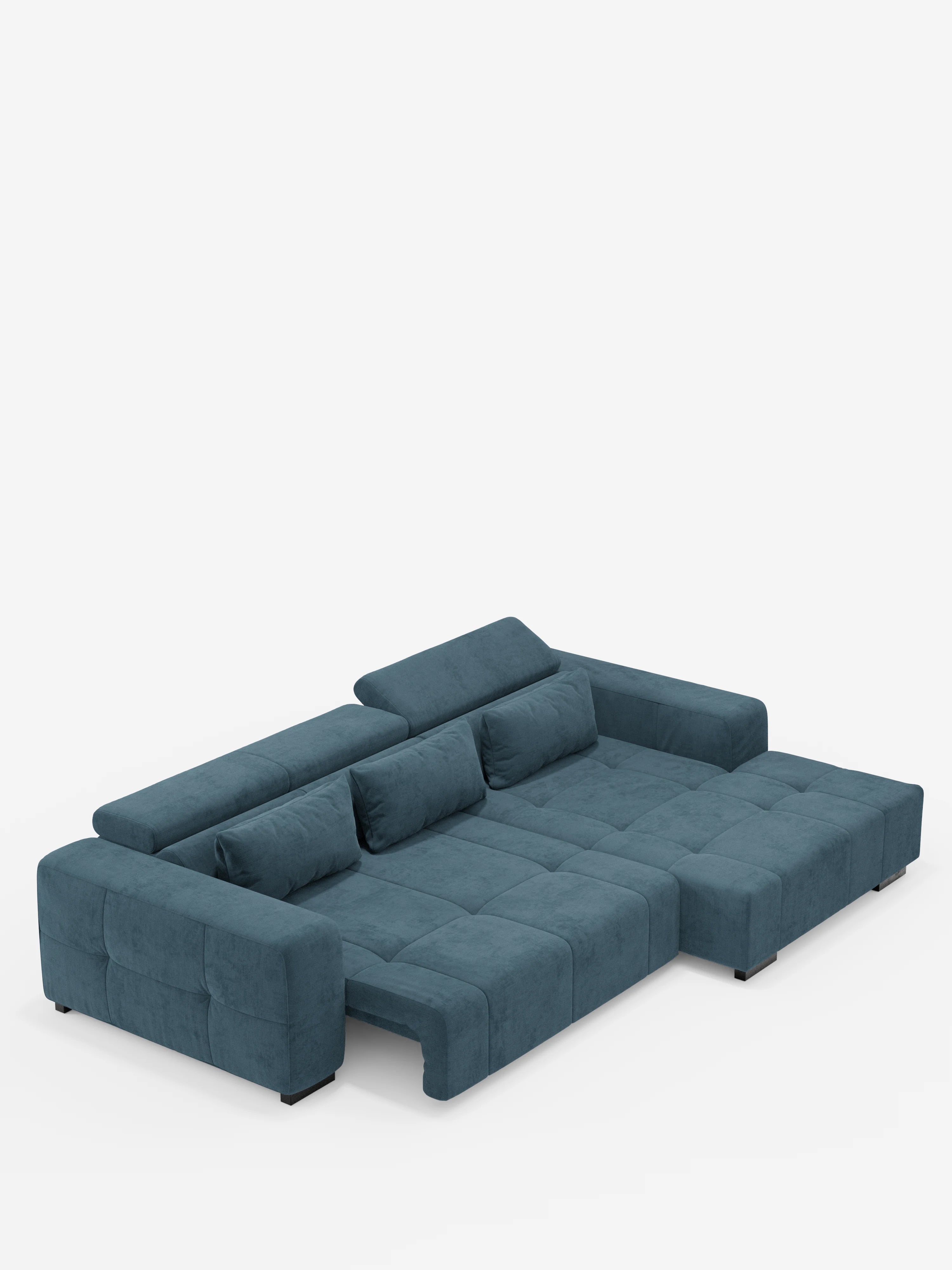 Un divano angolare contemporaneo Monarch con penisola e funzione Relax Elettrico per l’allungamento delle sedute, firmato Divani.Store, rivestito in morbido tessuto T31 blu-verde acqua resistente alle macchie, è esposto su uno sfondo bianco. Questo elegante divano componibile presenta ampi braccioli, morbidi cuscini e una chaise longue estesa sul lato destro. Include inoltre tre cuscini rettangolari coordinati lungo lo schienale e poggiatesta reclinabili per un comfort ancora maggiore.