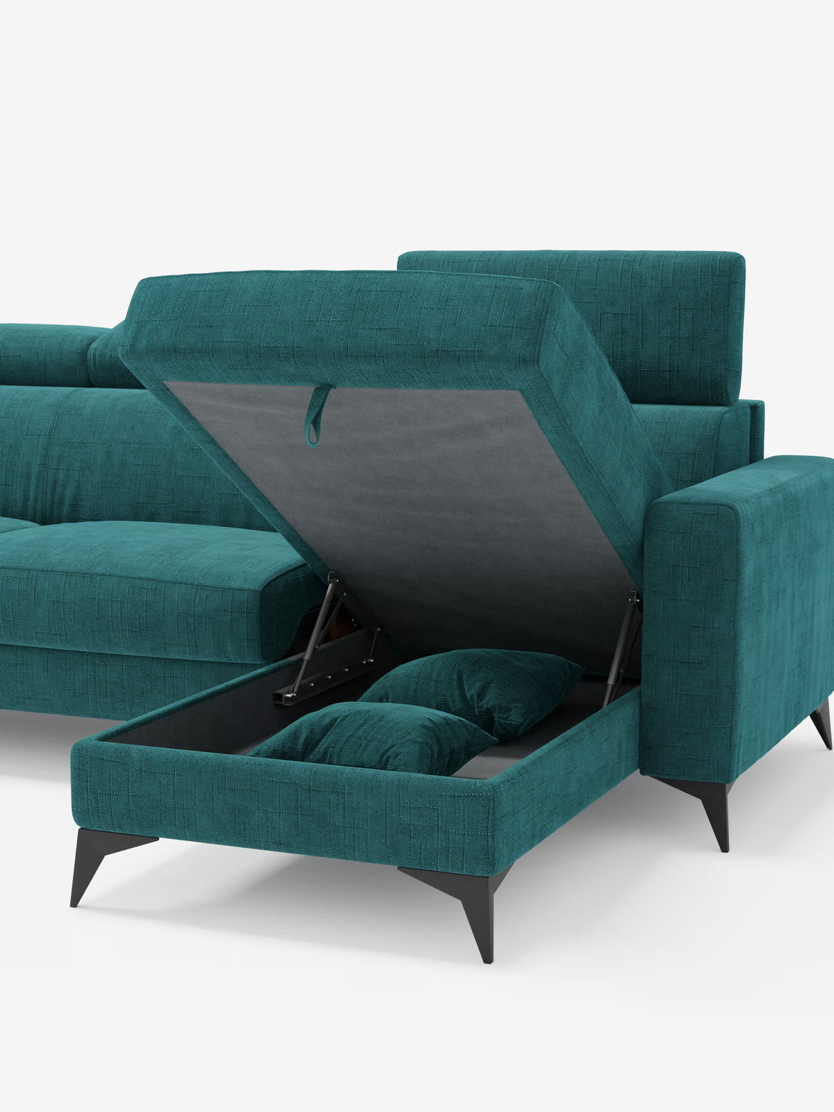 Il divano letto angolare Pegaso di Divani.Il modello si caratterizza per un design moderno con sottili gambe nere ed è rivestito in tessuto jacquard T22 color verde acqua, facile da pulire. È dotato di poggiatesta regolabili e di una chaise longue contenitore (penisola contenitore) che, una volta sollevata, rivela un vano che ospita due cuscini coordinati in verde acqua, il tutto su uno sfondo bianco a tinta unita.