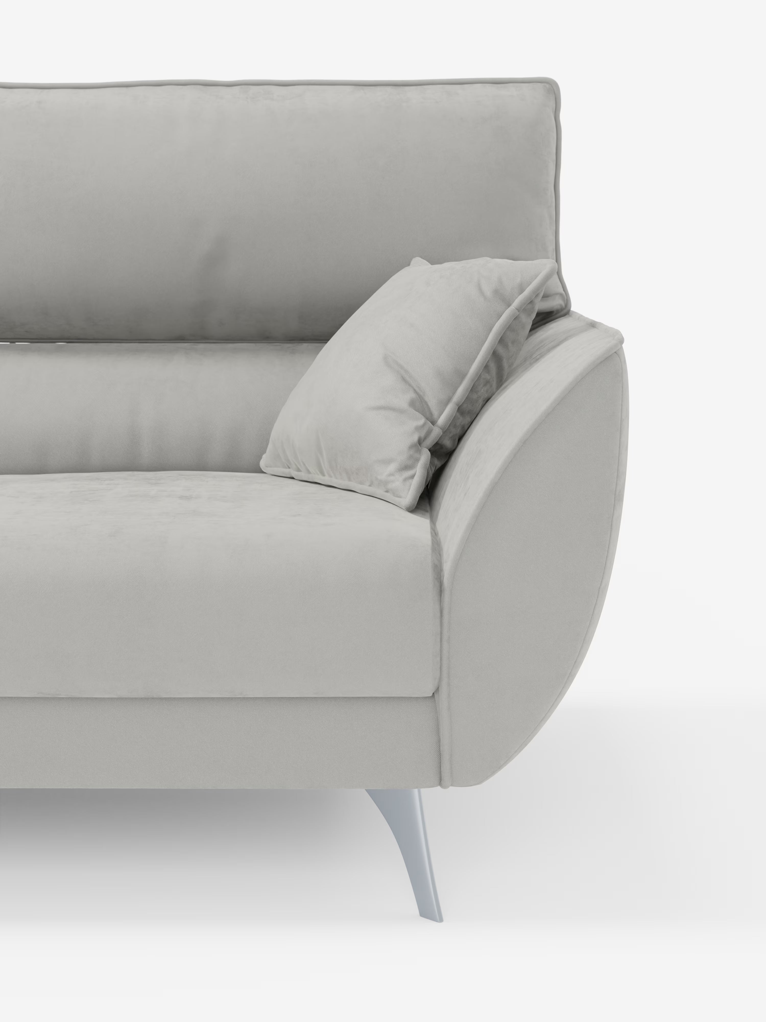 Un divano contemporaneo Michelangelo 4 Posti di Divani.Store, rivestito in elegante velluto T30 antimacchia color grigio chiaro, caratterizzato da linee pulite, gambe in metallo, uno schienale alto con poggiatesta regolabili e un bracciolo angolato. Un cuscino decorativo coordinato è appoggiato al bracciolo. L’immagine è inquadrata su uno sfondo bianco a tinta unita e mostra solo la metà sinistra del divano.
