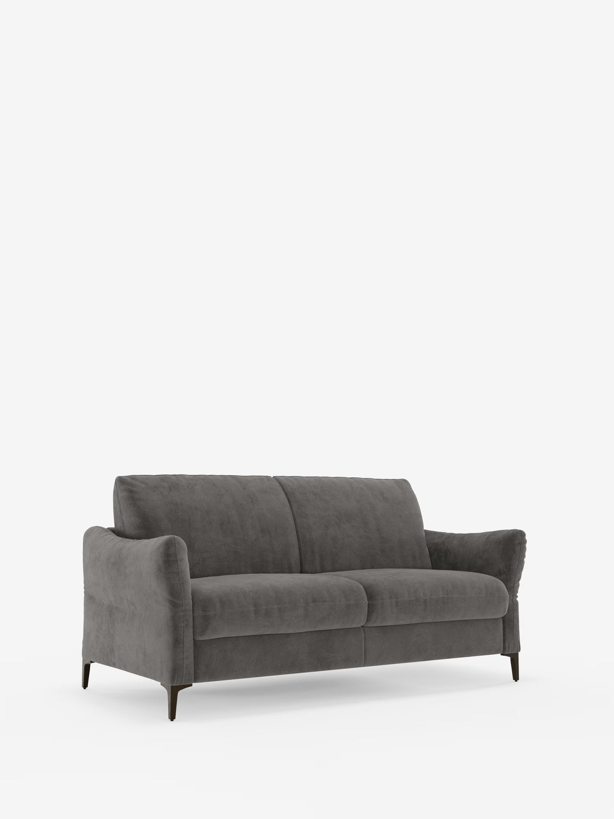 Un divano letto Dalia grigio in stile contemporaneo di Divani.Modello disponibile nelle versioni a 2, 3 e 4 posti con materasso H18, rivestito in moderno tessuto di velluto antimacchia (T30), caratterizzato da braccioli sottili e leggermente svasati, morbidi cuscini dello schienale e della seduta e gambe corte in legno scuro — qui raffigurato su uno sfondo bianco a tinta unita.