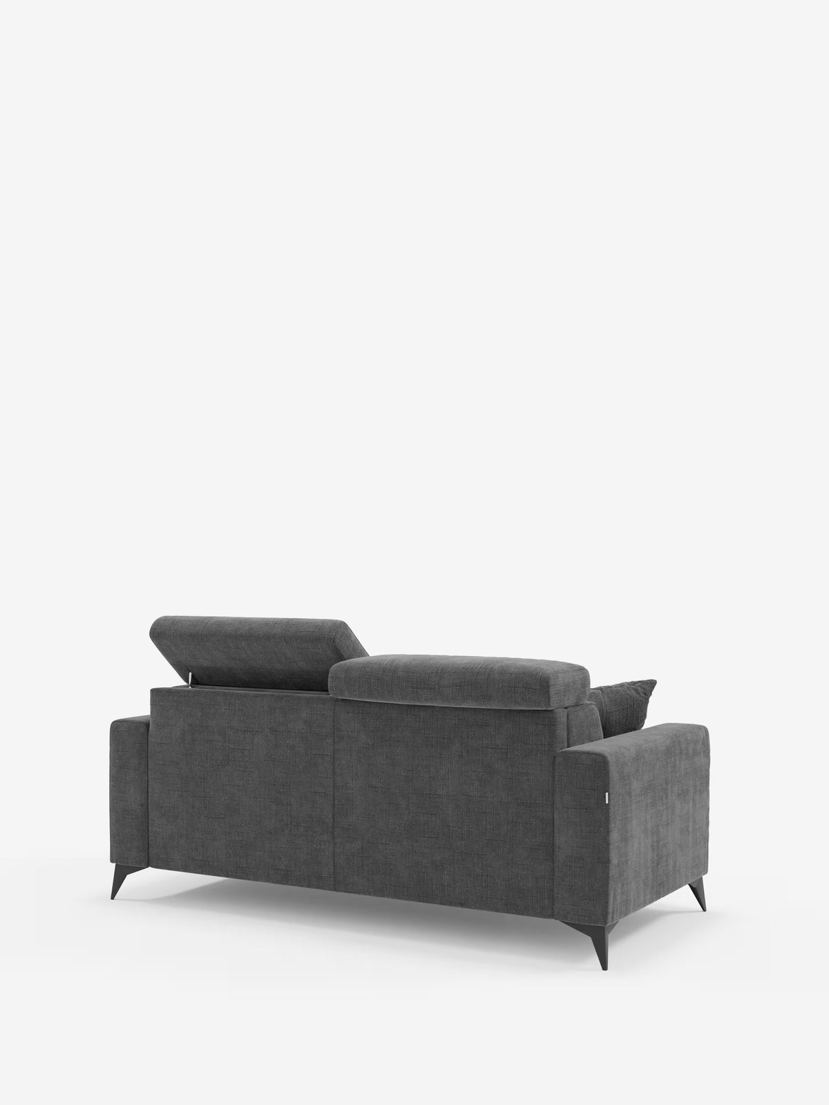 Il divano letto matrimoniale Pegaso di Divani.Store è ripreso di retro su uno sfondo bianco. Rivestito in tessuto jacquard grigio scuro facile da pulire (T22), questo divano moderno è dotato di due poggiatesta regolabili — uno rialzato e uno piatto —, di sottili gambe angolate nere e di ampi braccioli, incarnando alla perfezione uno stile elegante e contemporaneo.