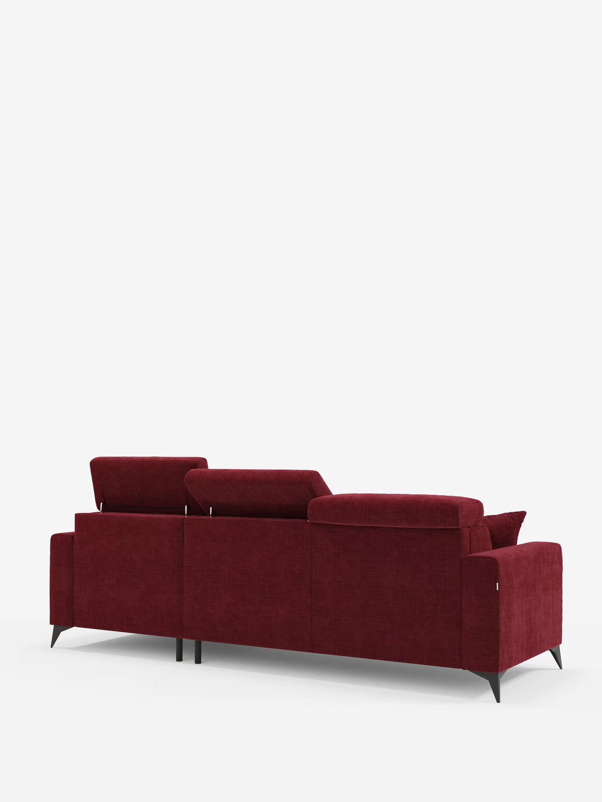 Il divano letto angolare Pegaso di Divani.Store è un moderno divano a tre posti, qui raffigurato di retro, dotato di una chaise longue con vano portaoggetti e poggiatesta regolabili in diverse posizioni verticali. Rivestito in tessuto jacquard T22 di facile pulizia, poggia su sottili gambe angolari nere su uno sfondo bianco a tinta unita.