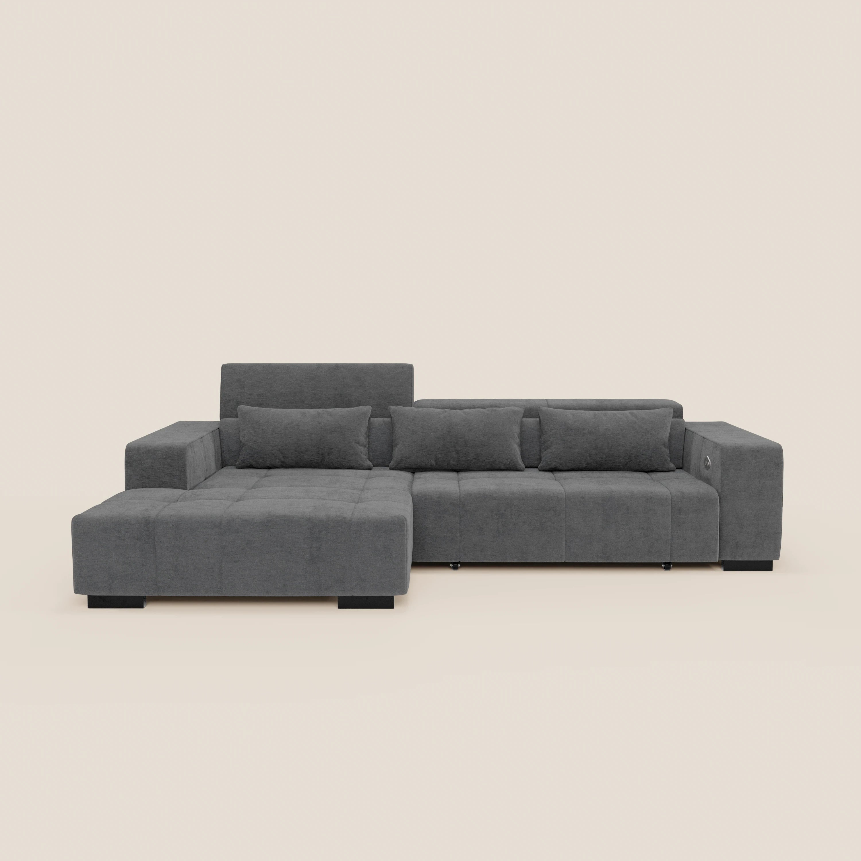 Il Monarch Divano angolare con penisola di Divani.Store offre relax elettrico per allungare le sedute, poggiatesta reclinabili e rivestimento in tessuto morbido smacchiabile T31. Design moderno grigio con chaise lounge sinistra e braccioli ampi.
