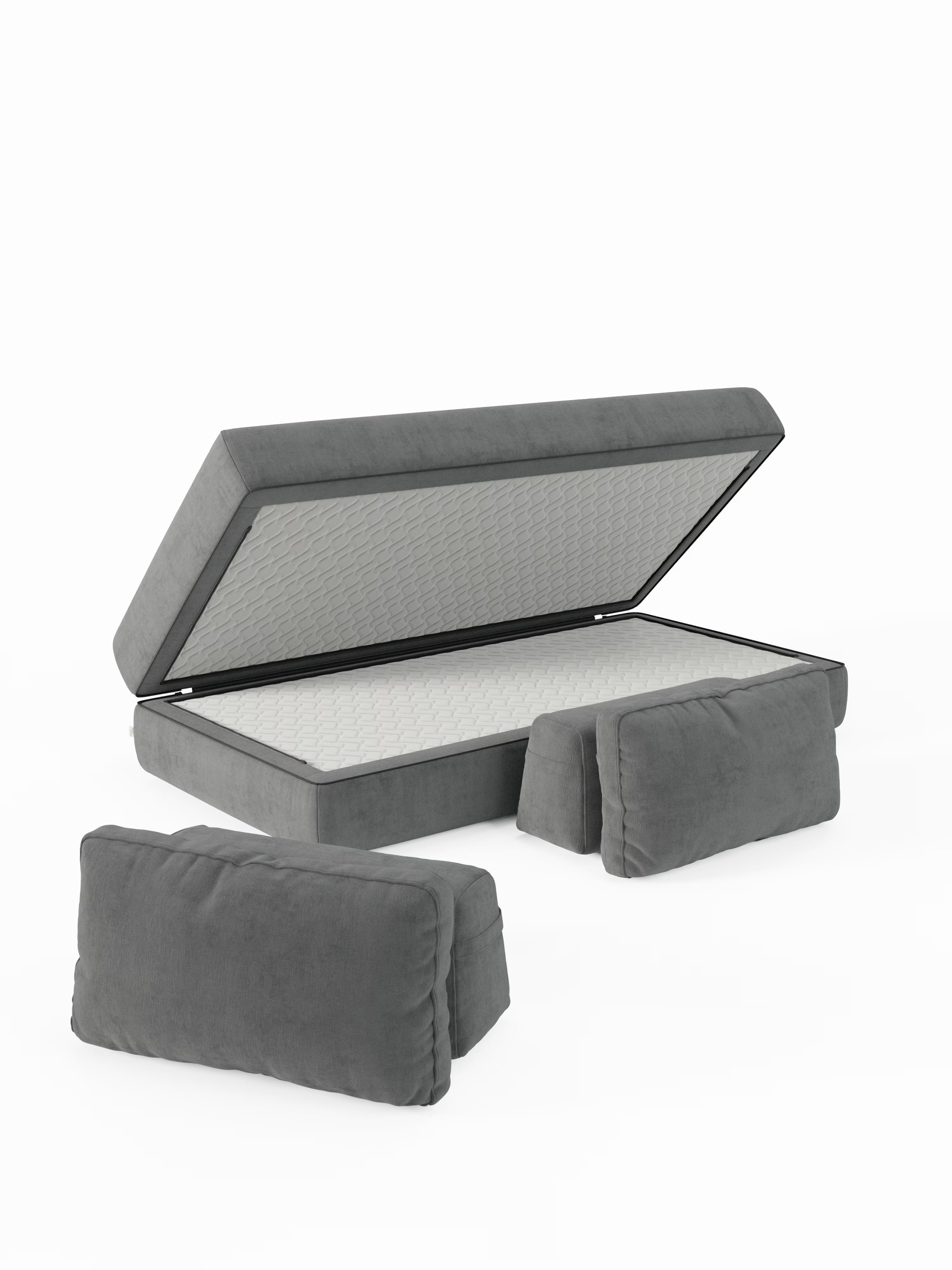 Un divano letto matrimoniale Rift grigio a 2 e 3 posti di Divani.Store, dotato di vano contenitore imbottito con coperchio sollevabile che rivela la base del materasso, è raffigurato isolato su uno sfondo bianco. Affiancato da due cuscini grigi coordinati con schienali regolabili, questo letto lussuoso e moderno include un materasso in memory foam alto 22 cm nella versione T31, perfetto per gli interni contemporanei e ideale per il comfort offerto dai materassi in memory foam.