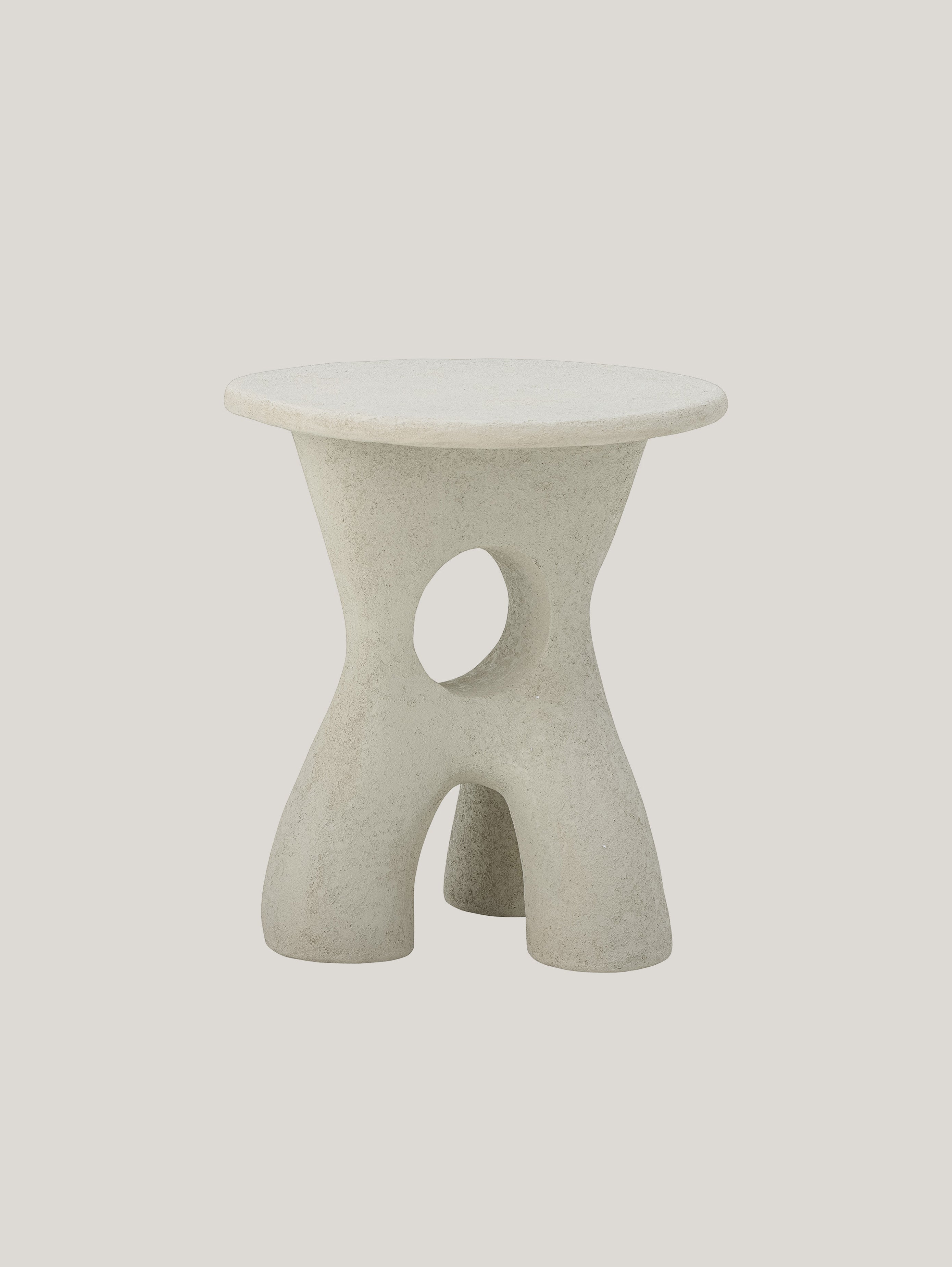 Amiee tavolino scultoreo tondo dalla forma organica in poliresina bianco - divani.store