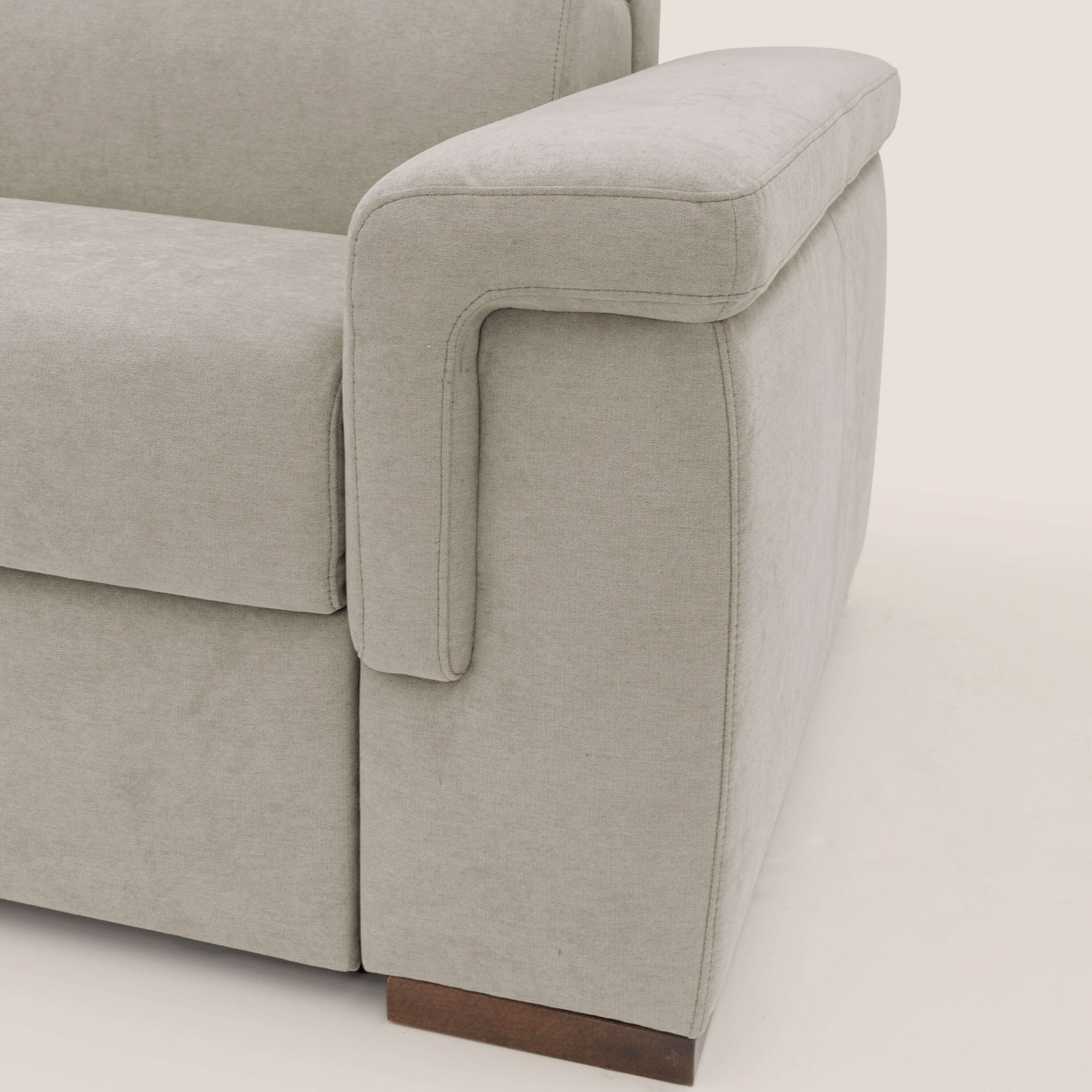 Giunone divano letto con materasso alto 18 cm e poggiatesta reclinabili in tessuto impermeabile T02 panna - divani.store