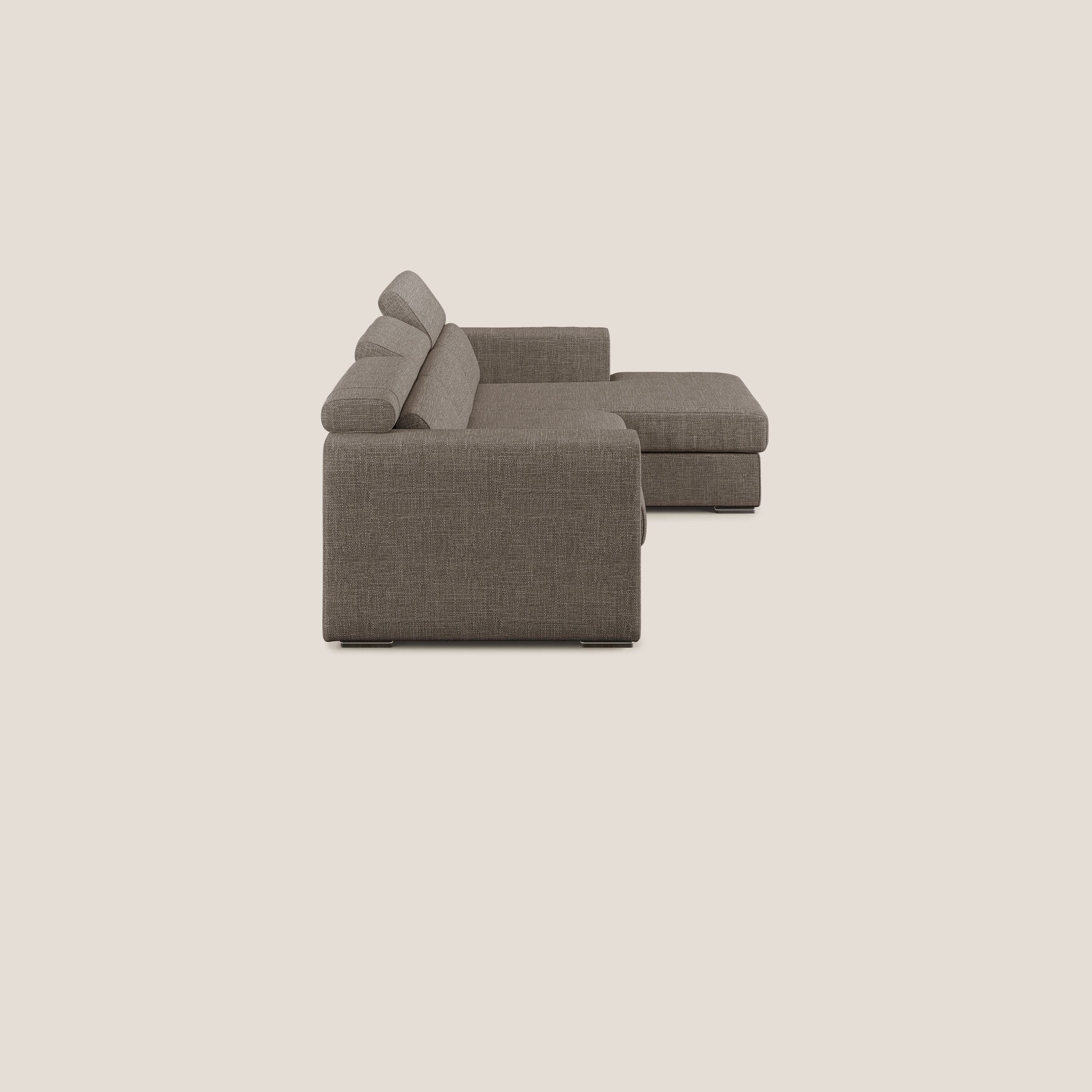 Vegas divano angolare con poggiatesta reclinabili in morbido tessuto impermeabile T06 marrone - divani.store