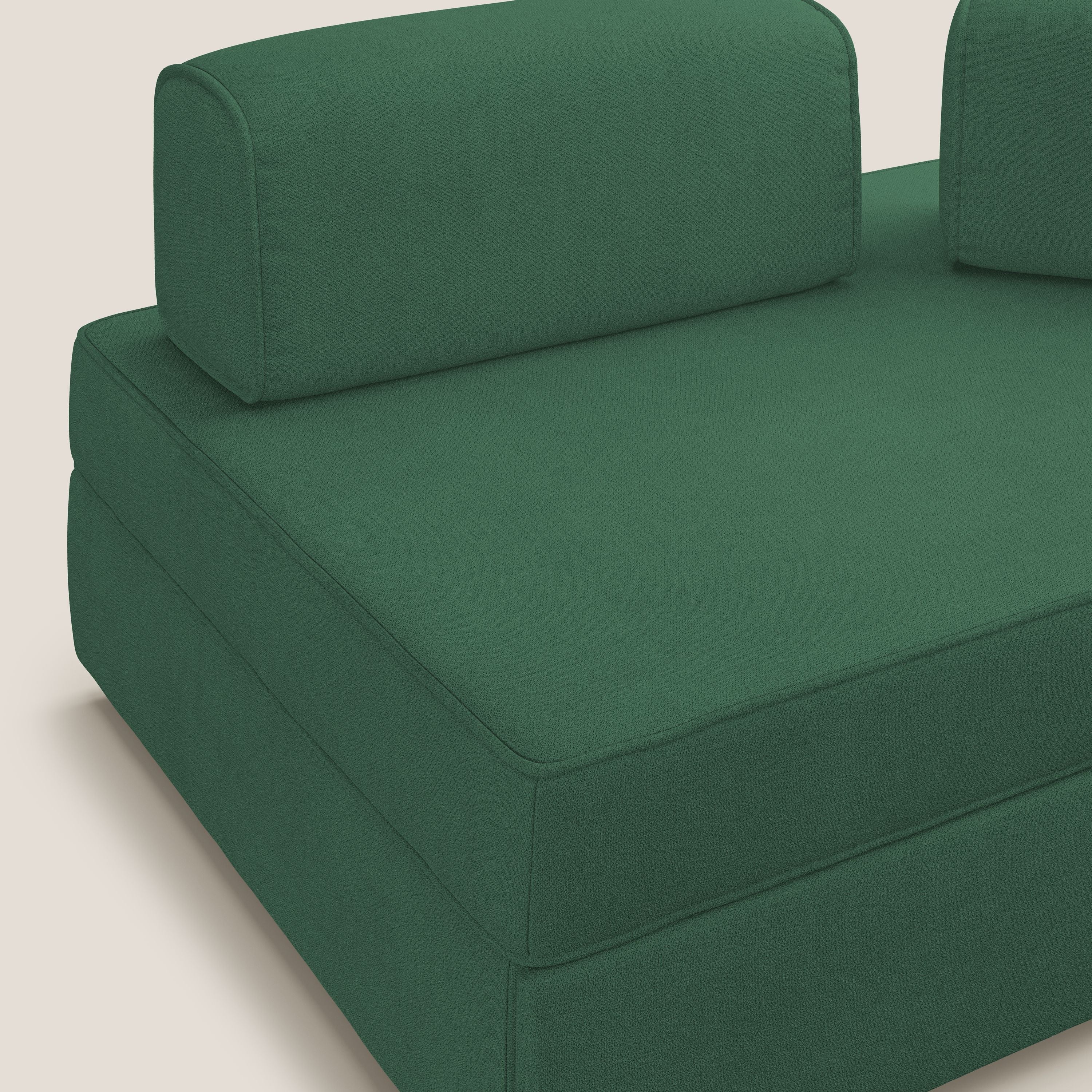 Liberty divano con pouf estraibile e schienali movibili in tessuto morbido impermeabile T02 verde - divani.store