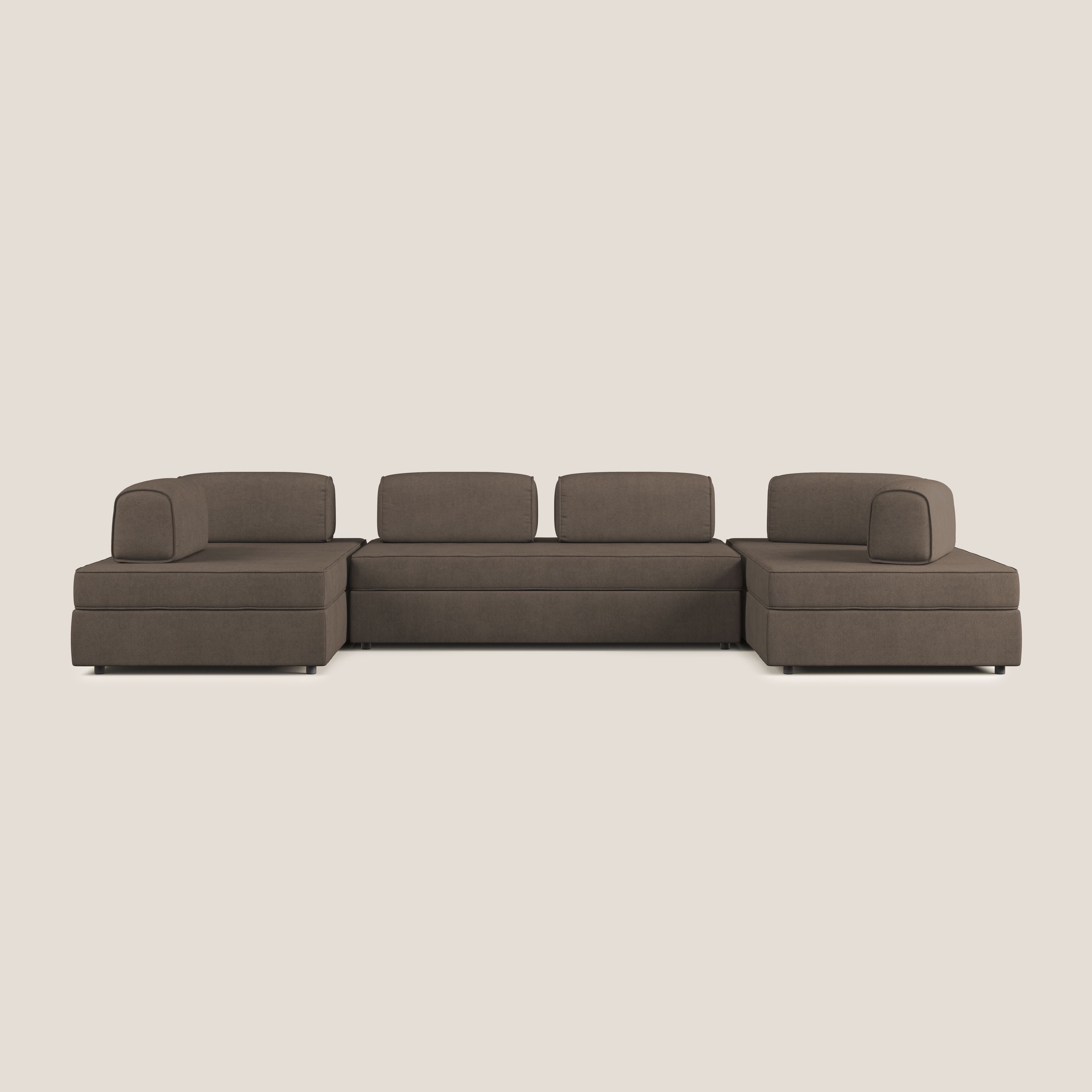 Liberty divano panoramico con pouf estraibile e schienali movibili in tessuto morbido impermeabile T02 marrone - divani.store