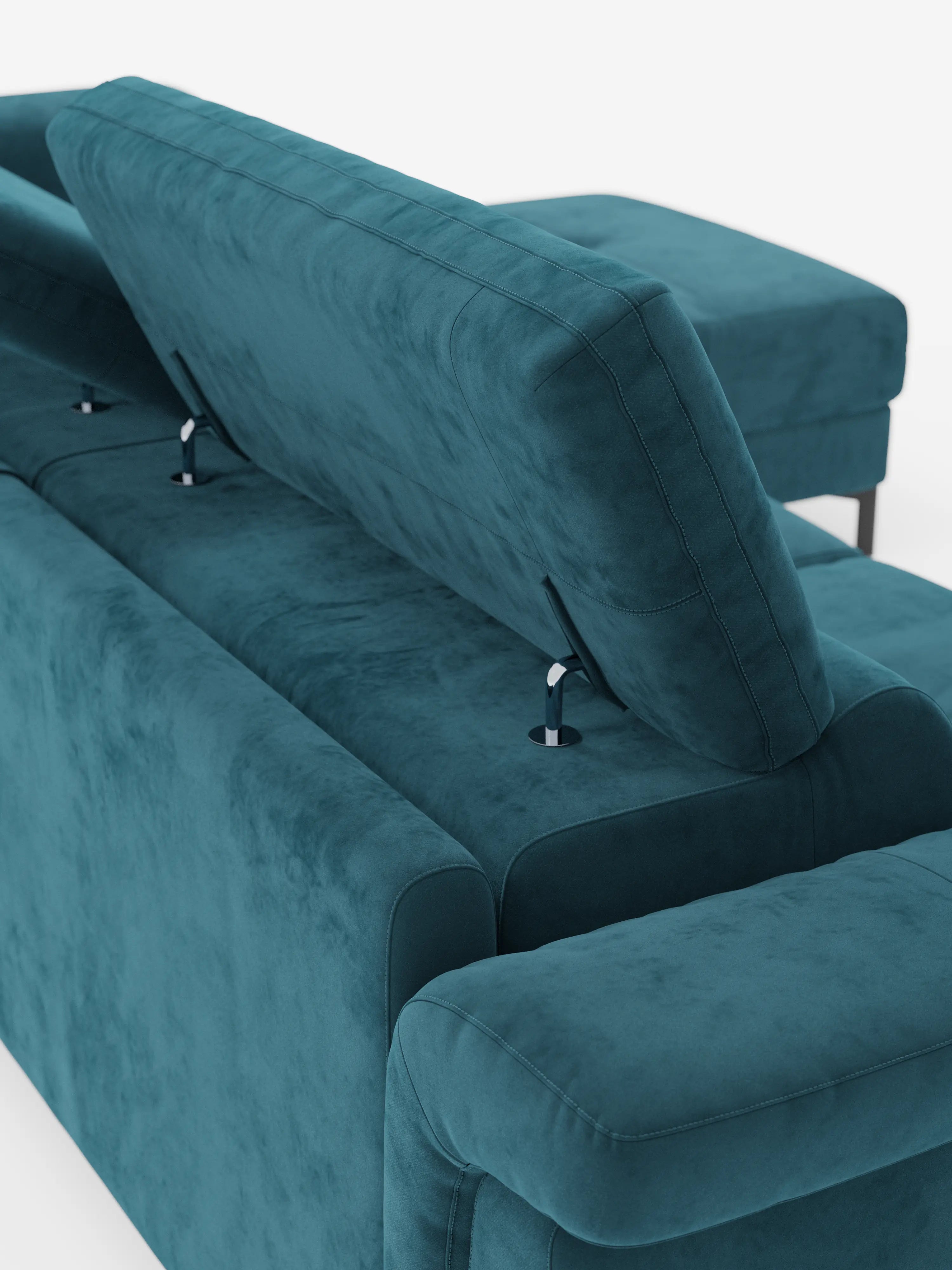 Un primo piano del divano letto angolare Capri con penisola contenitore e poggiatesta reclinabili di Divani.Store, realizzato in elegante tessuto T30 resistente alle macchie, mette in risalto la parte posteriore e il meccanismo reclinabile. Il design moderno e il morbido rivestimento color verde acqua di questo versatile divano letto risaltano chiaramente sullo sfondo bianco.