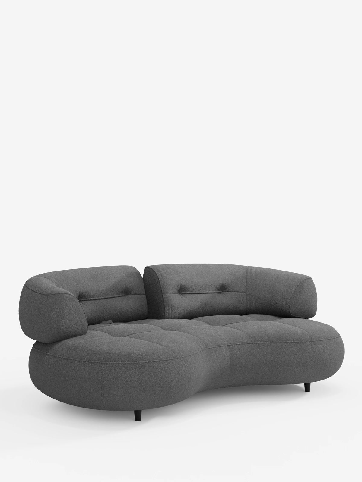 Un divano Curvo a fagiolo a 3 posti Croissant color grigio antracite, con schienali scorrevoli, rivestito in morbido tessuto effetto cotone lavabile T33: un divano contemporaneo a tre posti dal profilo ribassato, a forma di fagiolo, con dettagli trapuntati e gambe corte e scure.