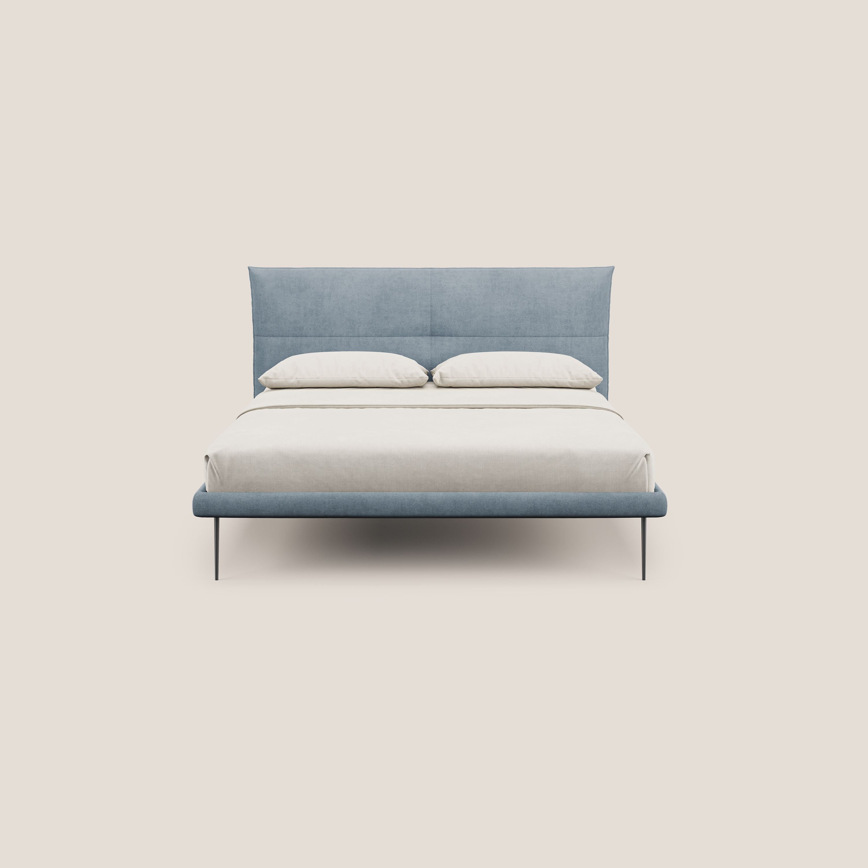 Akiko letto imbottito con piedi alti in metallo in tessuto impermeabile T02 carta da zucchero - divani.store