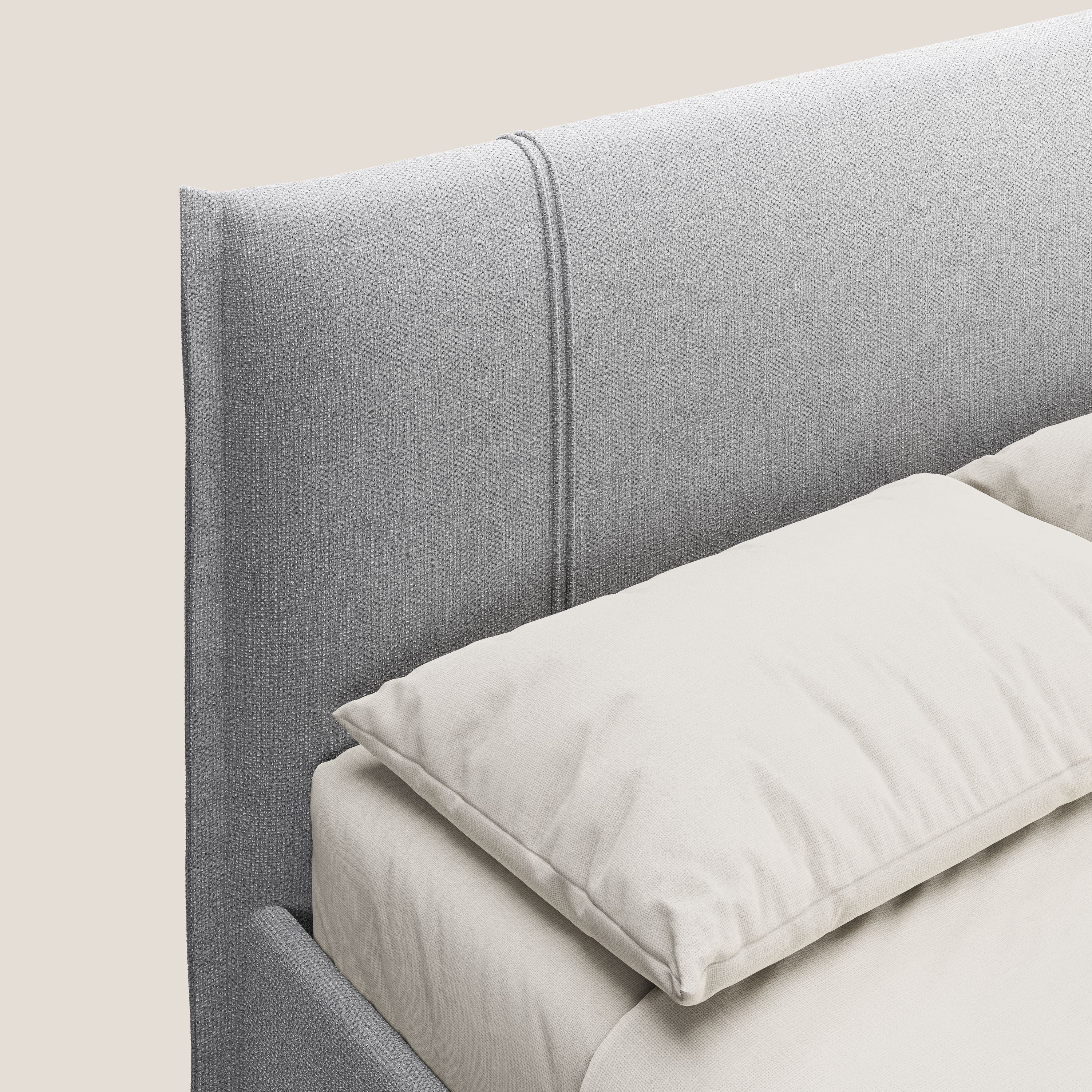 Alicia letto imbottito con vano contenitore in tessuto impermeabile T14 grigio chiaro - divani.store