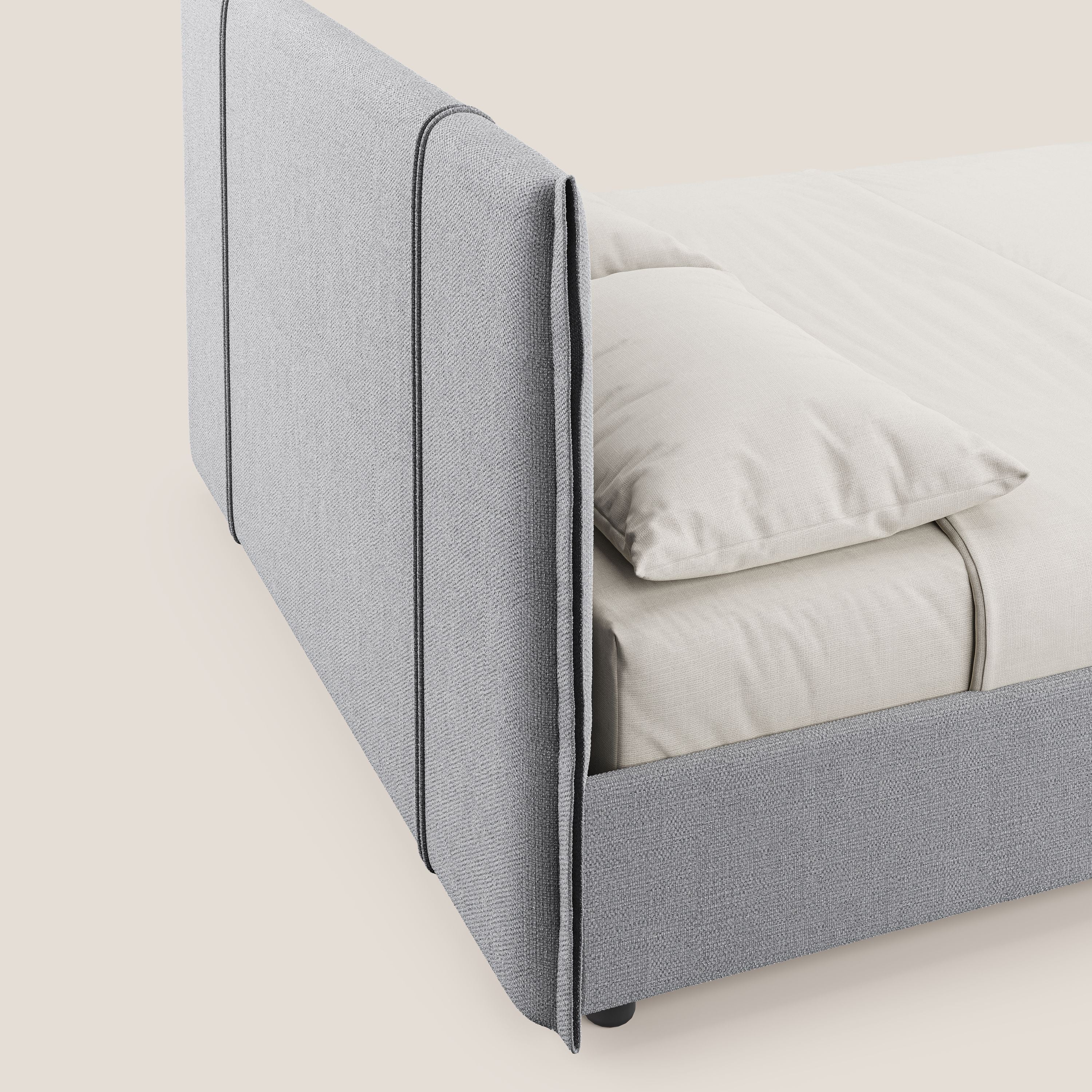 Alicia letto imbottito con vano contenitore in tessuto impermeabile T14 grigio chiaro - divani.store