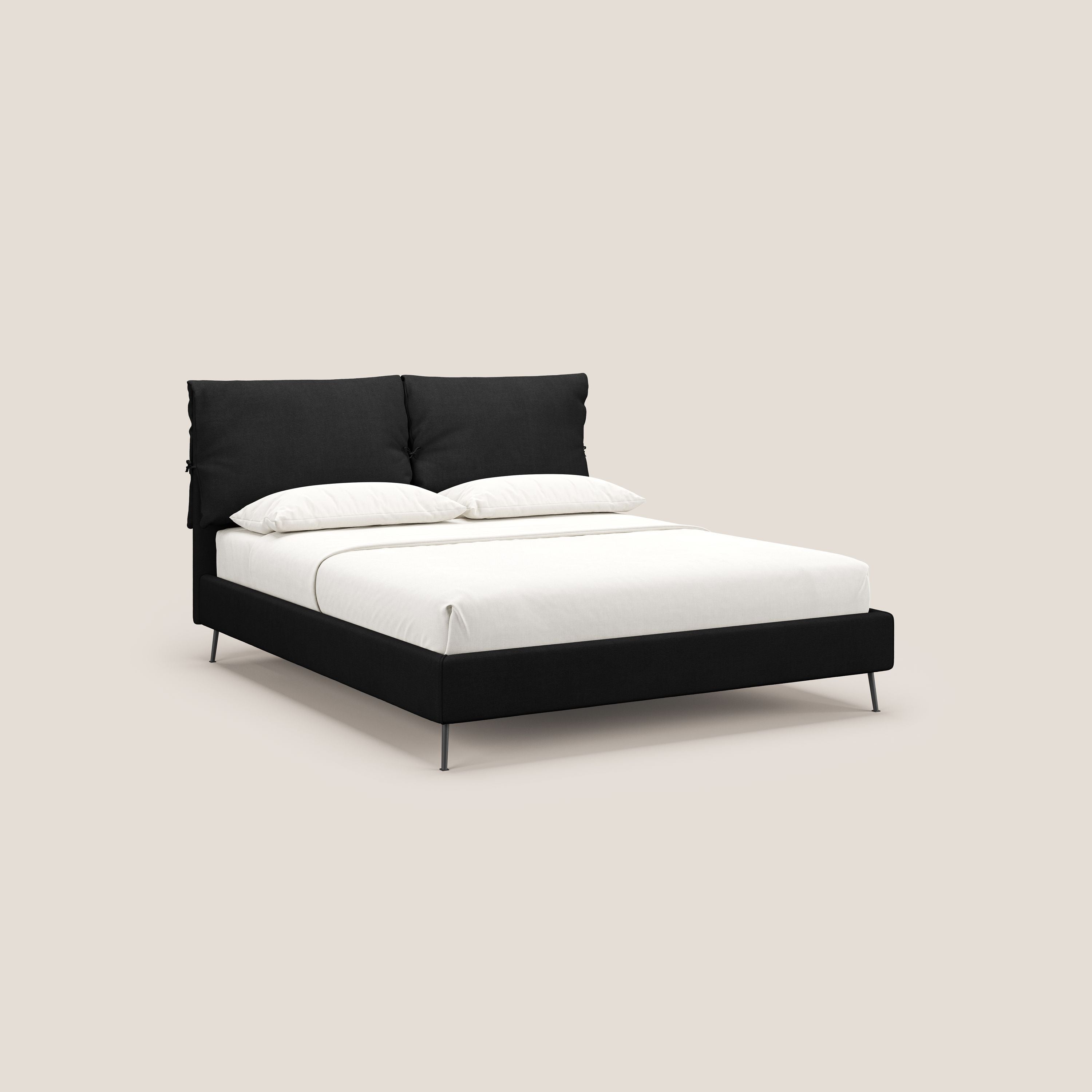 Artemisia letto imbottito con piedini alti sfoderabile in tessuto smacchiabile T17 nero - divani.store