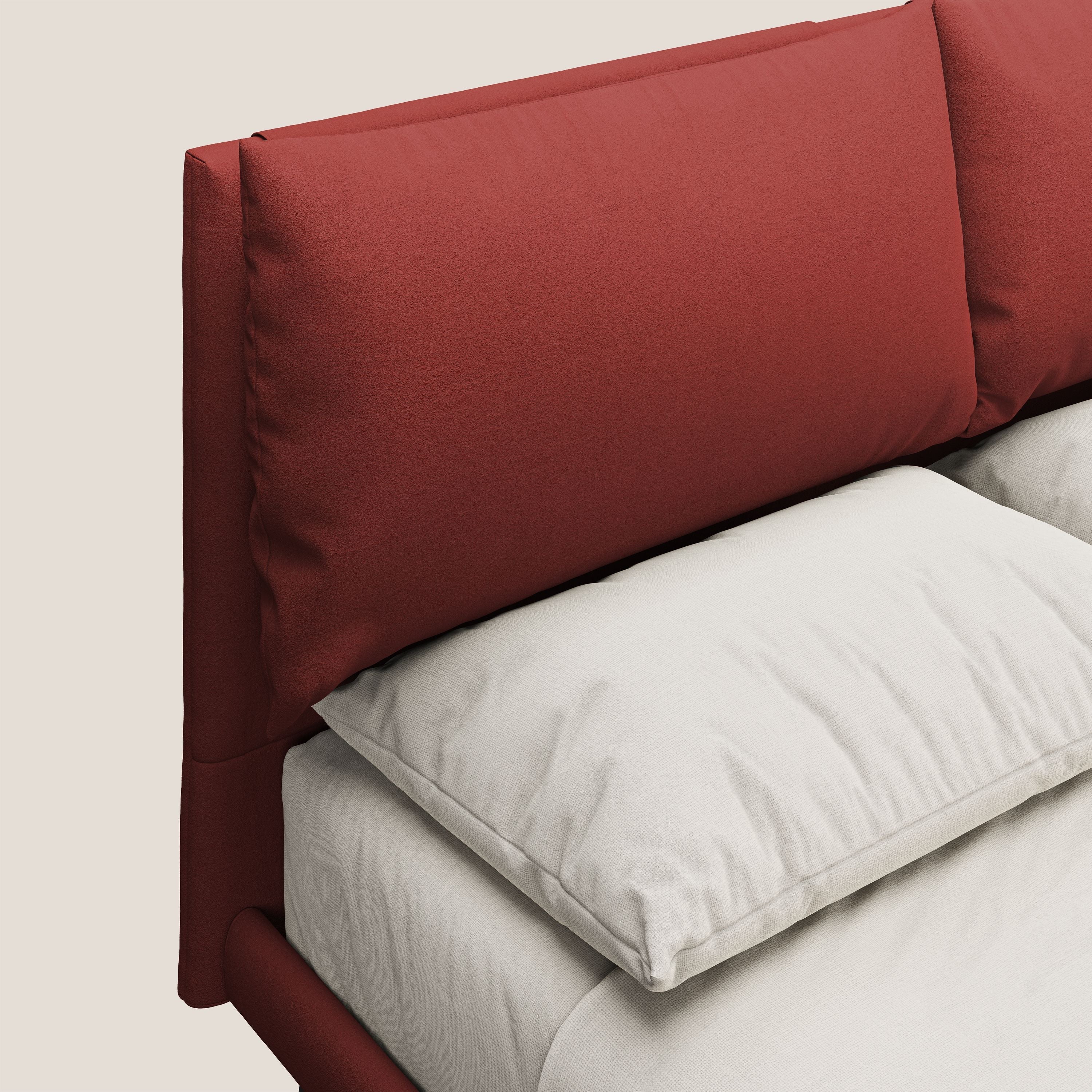 Astrid letto imbottito con piedi in legno in microfibra smacchiabile T11 rosso - divani.store