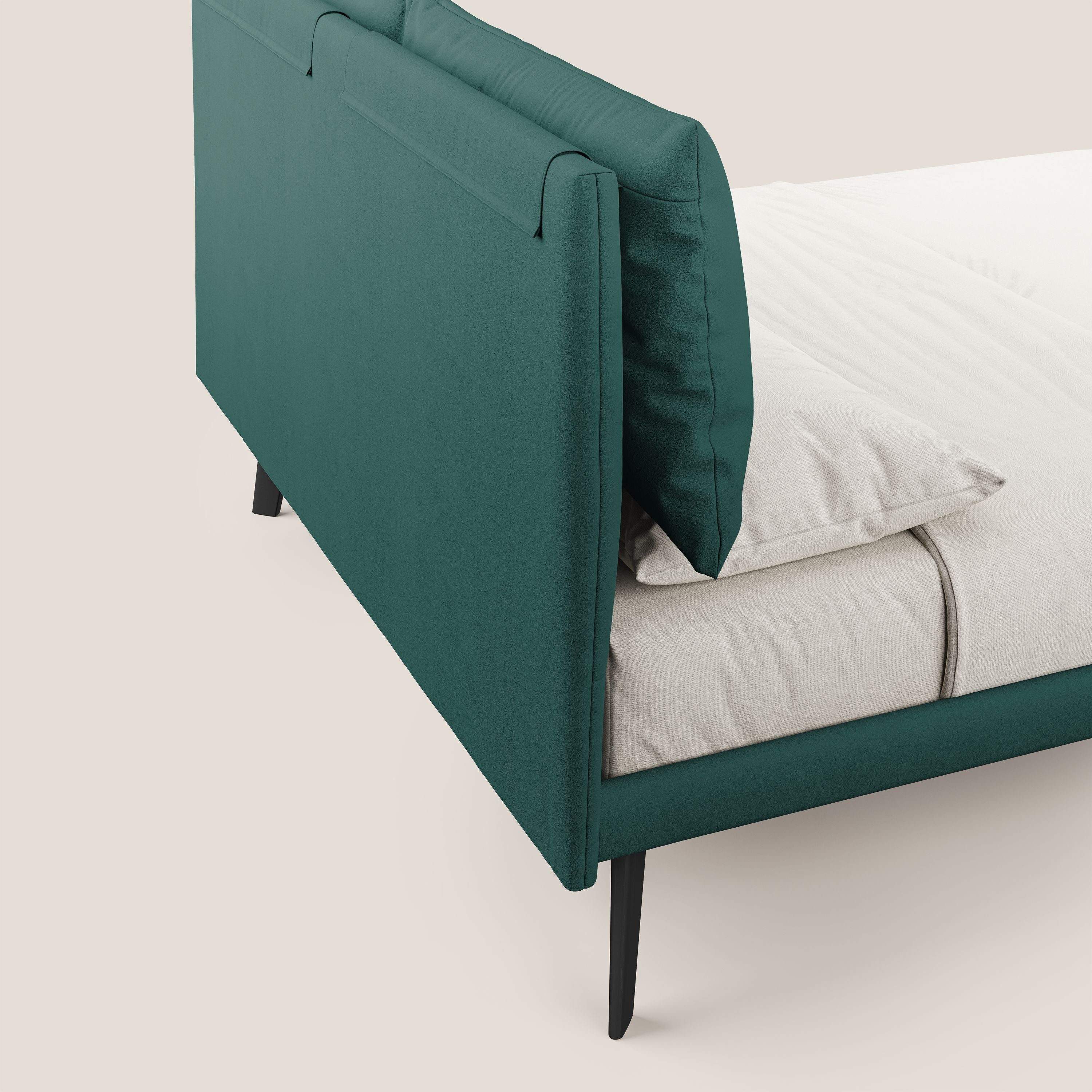 Astrid letto imbottito con piedi in legno in microfibra smacchiabile T11 petrolio - divani.store