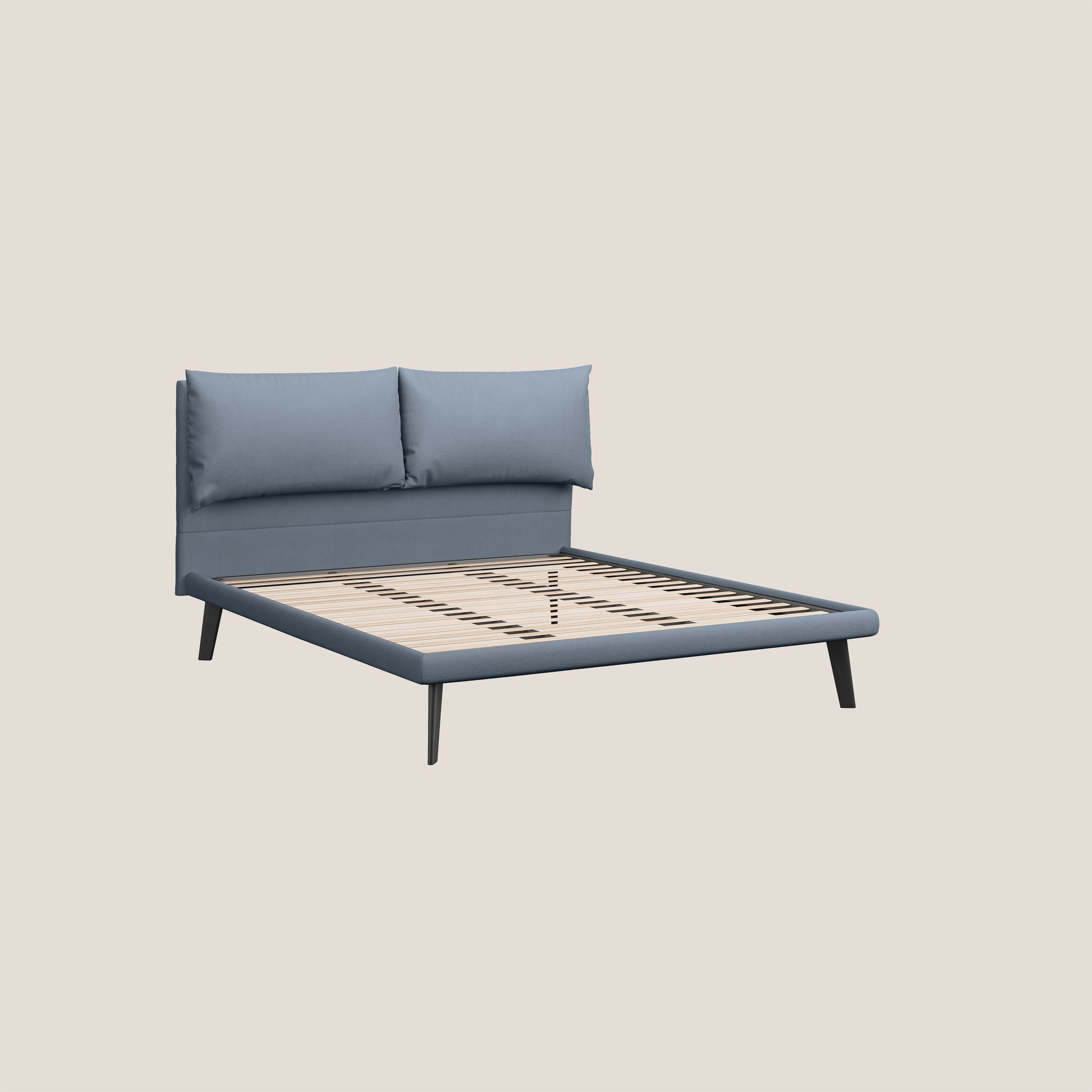 Astrid letto imbottito con piedi in legno in microfibra smacchiabile T11 carta da zucchero - divani.store