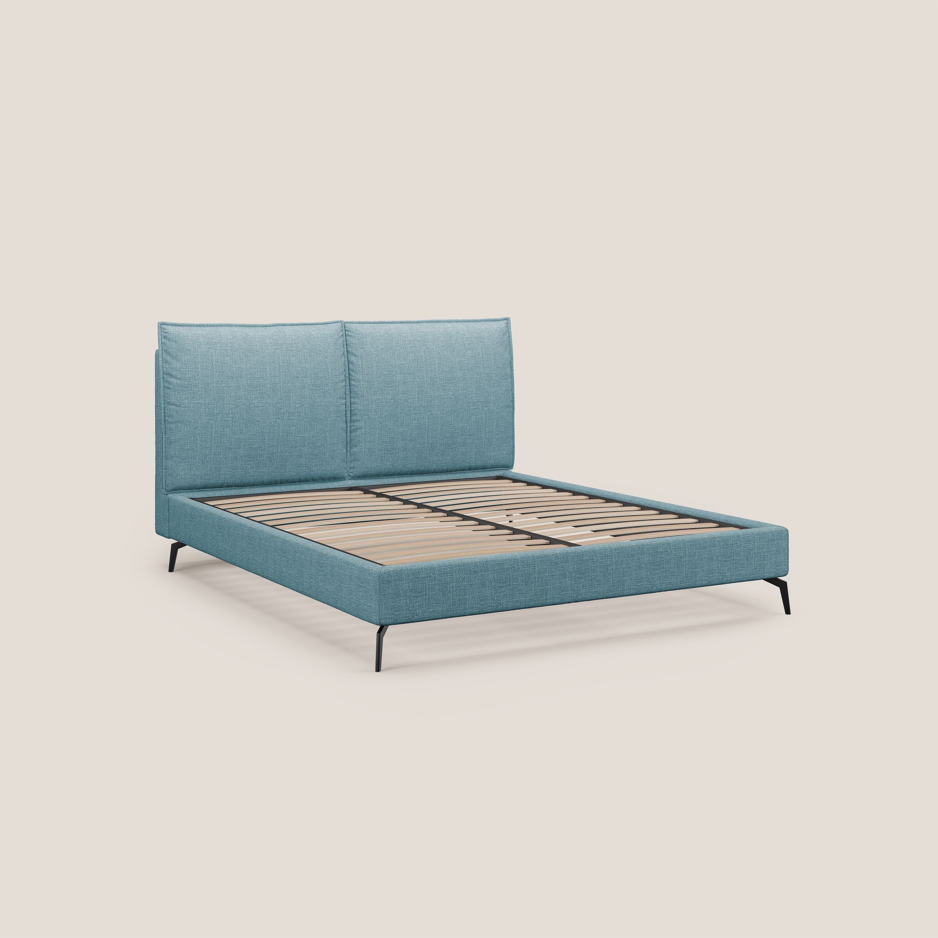 Cloe letto imbottito con piedi in metallo sfoderabile in tessuto fiammato impermeabile T06 azzurro - divani.store