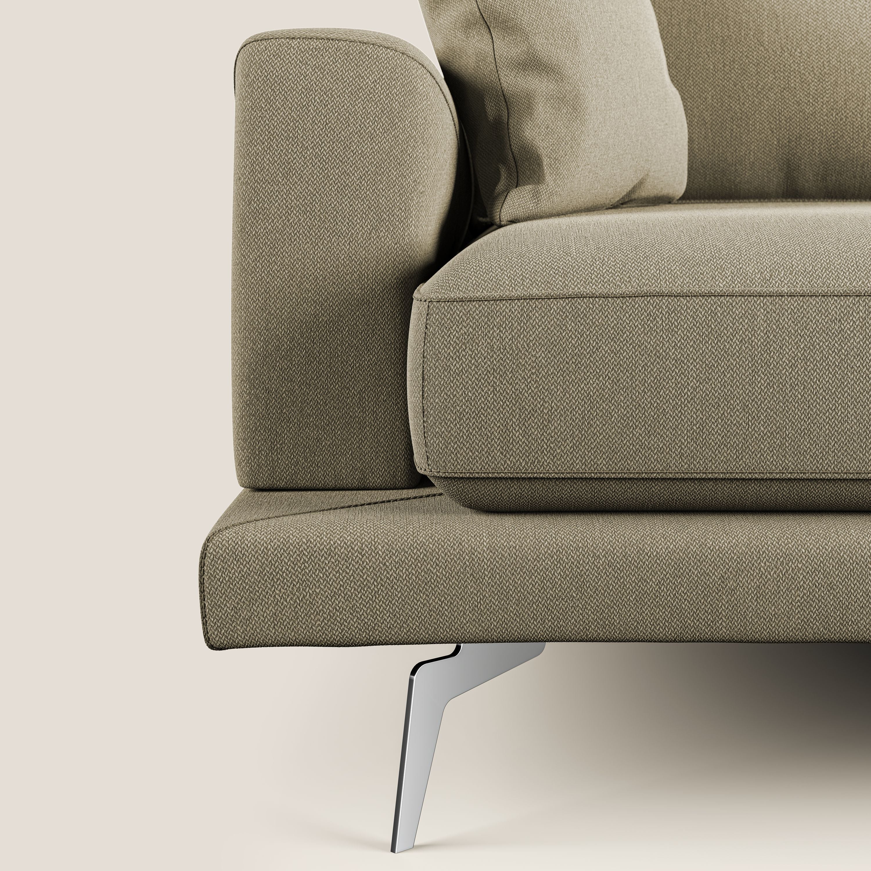 Dorian divano moderno in tessuto morbido antimacchia T05 cammello - divani.store