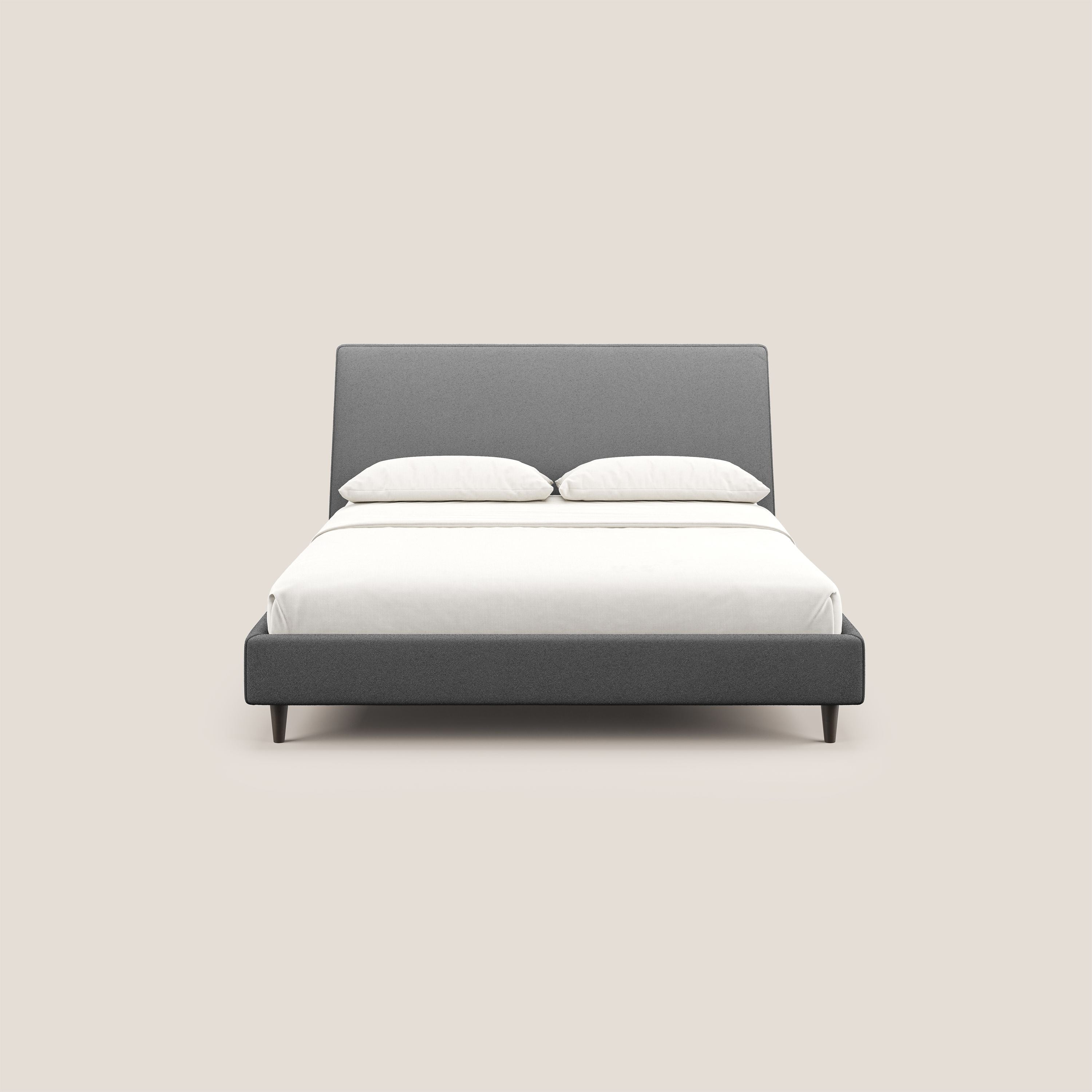 Dorotea letto imbottito con piedi in legno in morbido bouclé impermeabile T07 antracite - divani.store