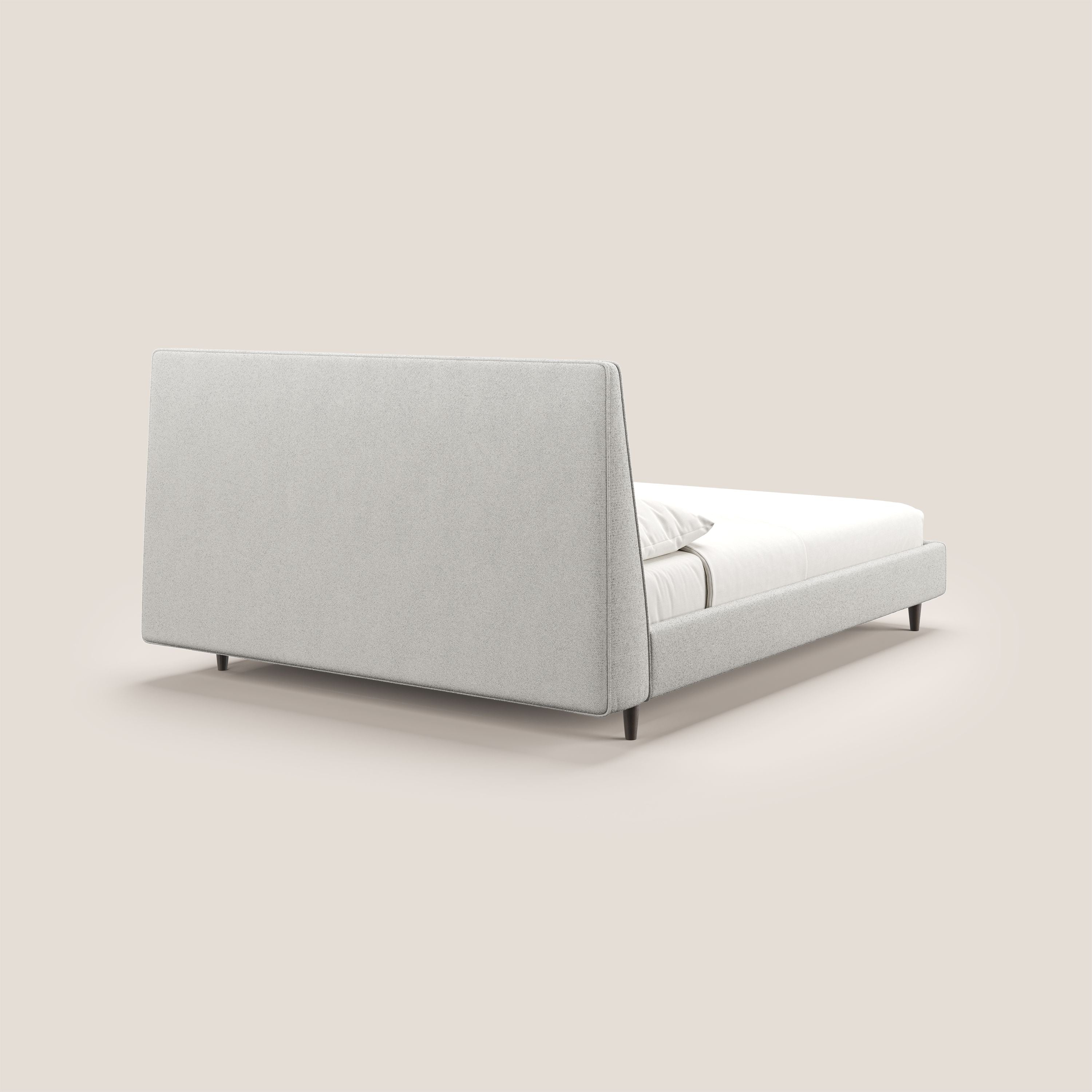 Dorotea letto imbottito con piedi in legno in morbido bouclé impermeabile T07 grigio - divani.store