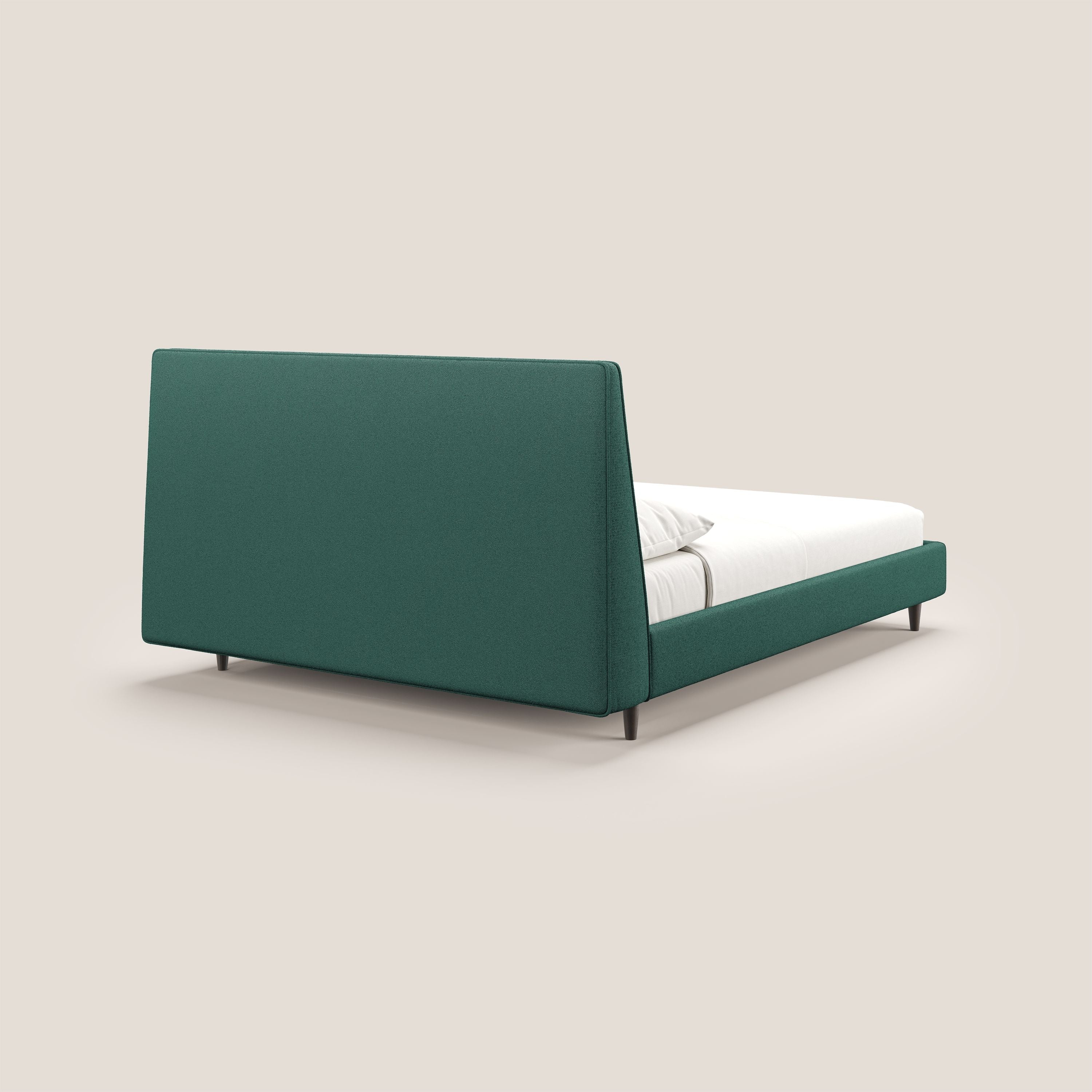 Dorotea letto imbottito con piedi in legno in morbido bouclé impermeabile T07 verde - divani.store