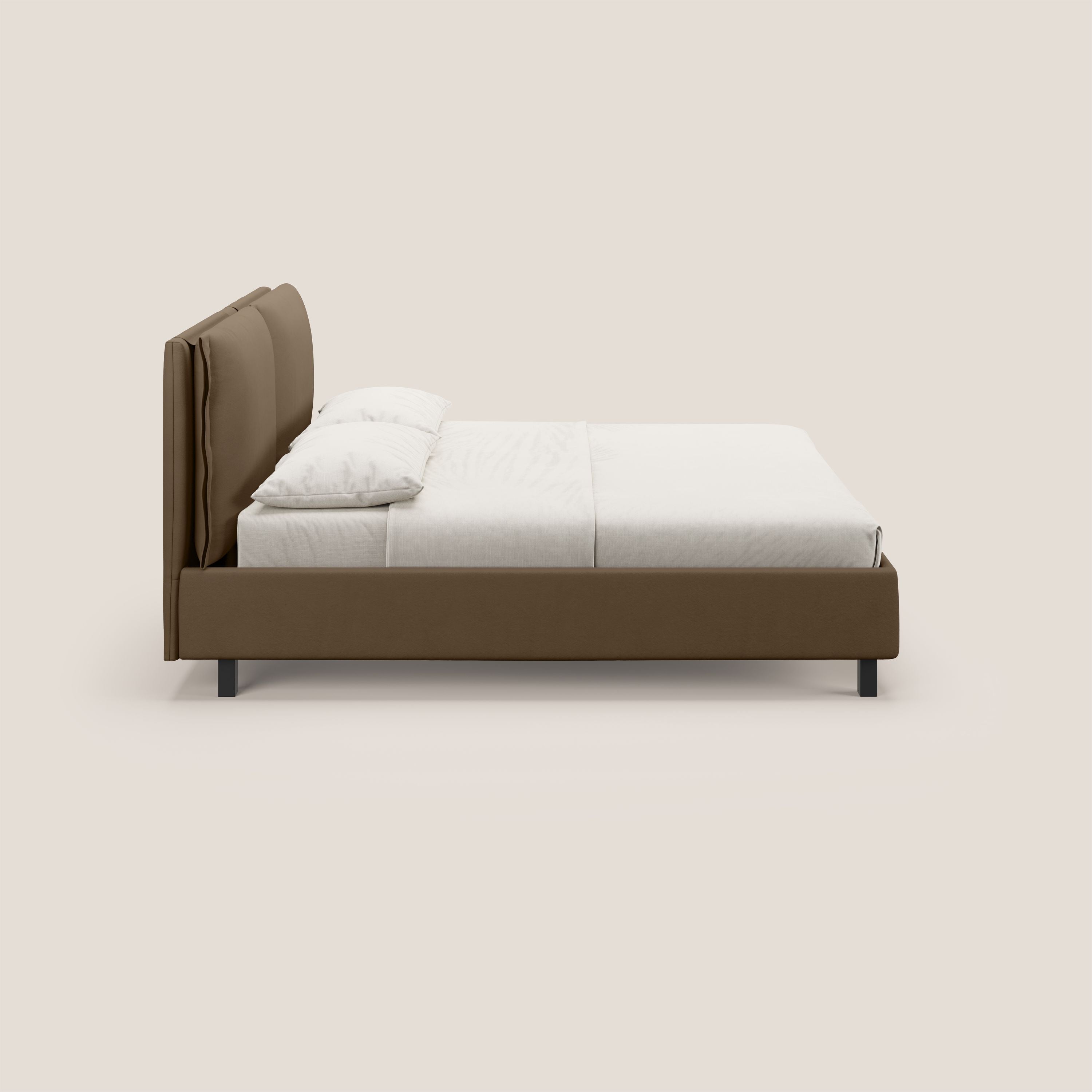 Emma letto contenitore con cuscini mobili in microfibra smacchiabile T11 marrone - divani.store