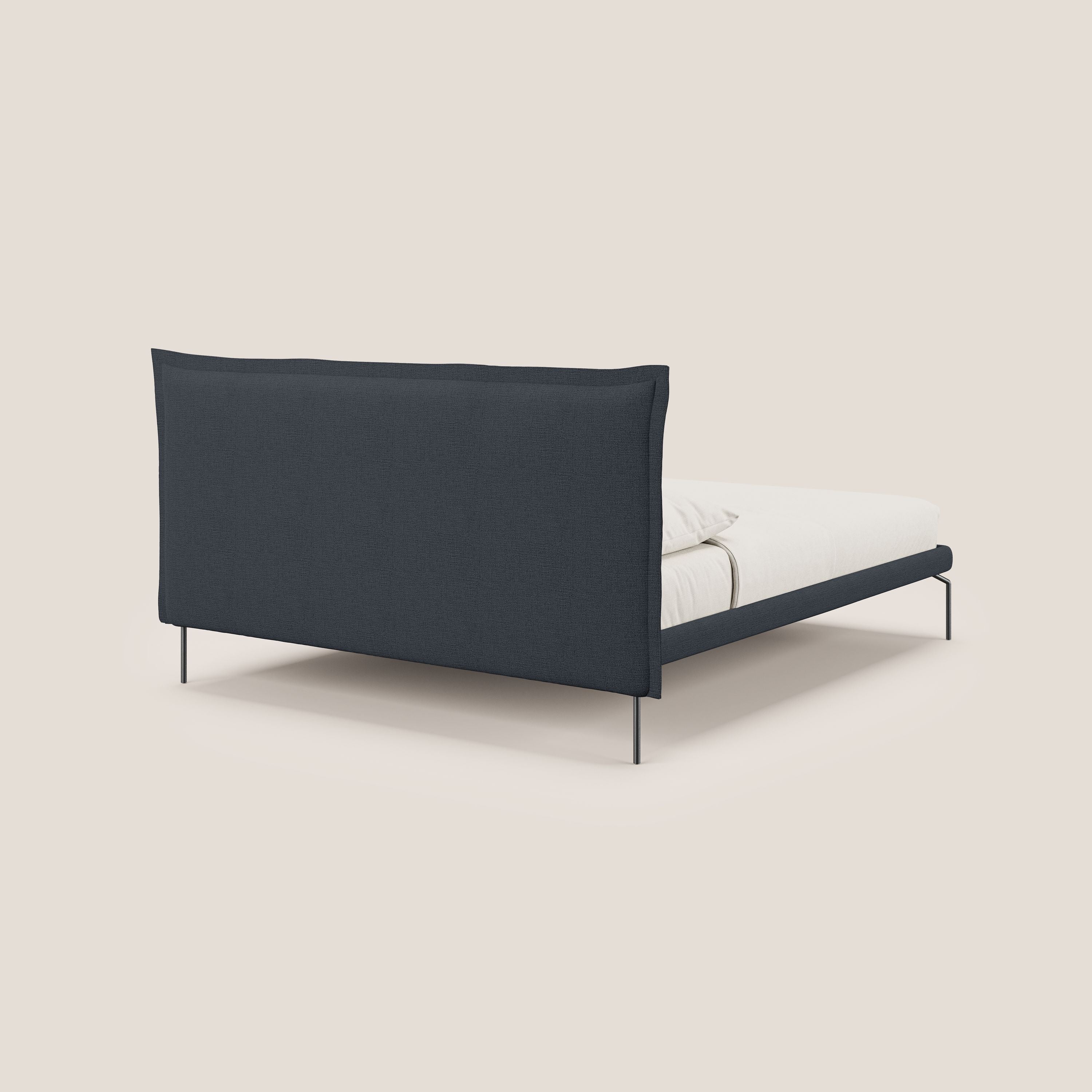 Eric letto imbottito design minimal in morbido tessuto impermeabile T14 blu - divani.store