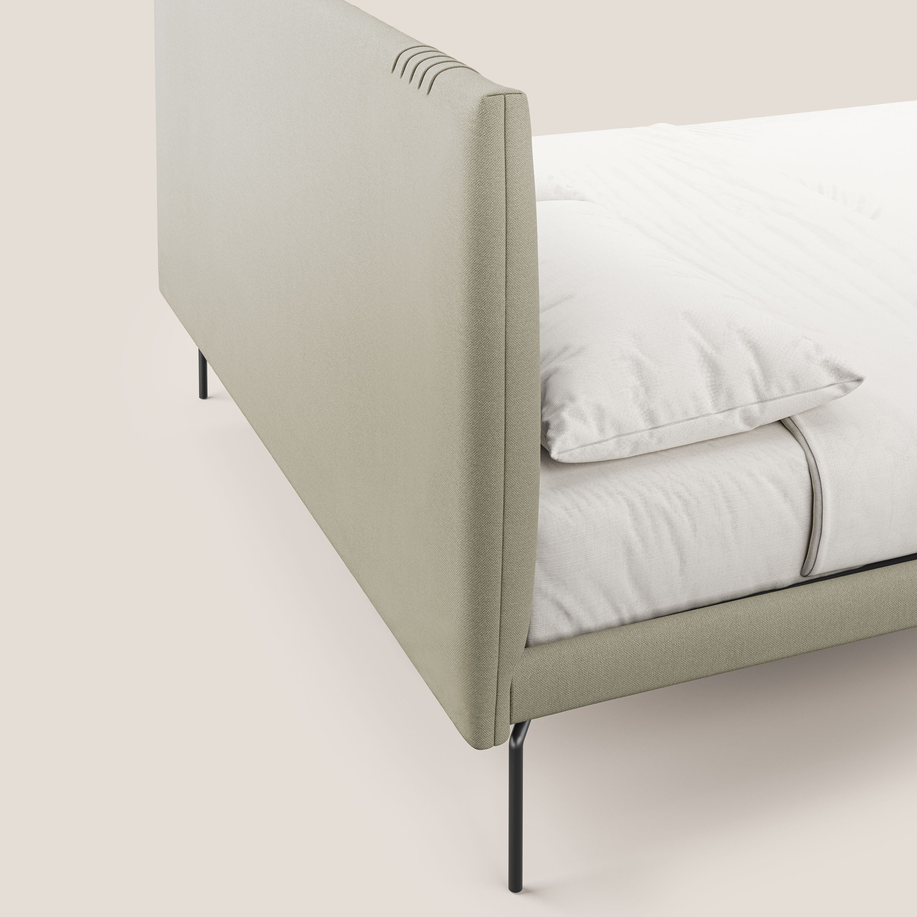 Finn letto imbottito con piedi alti in metallo in tessuto smacchiabile T05 panna - divani.store
