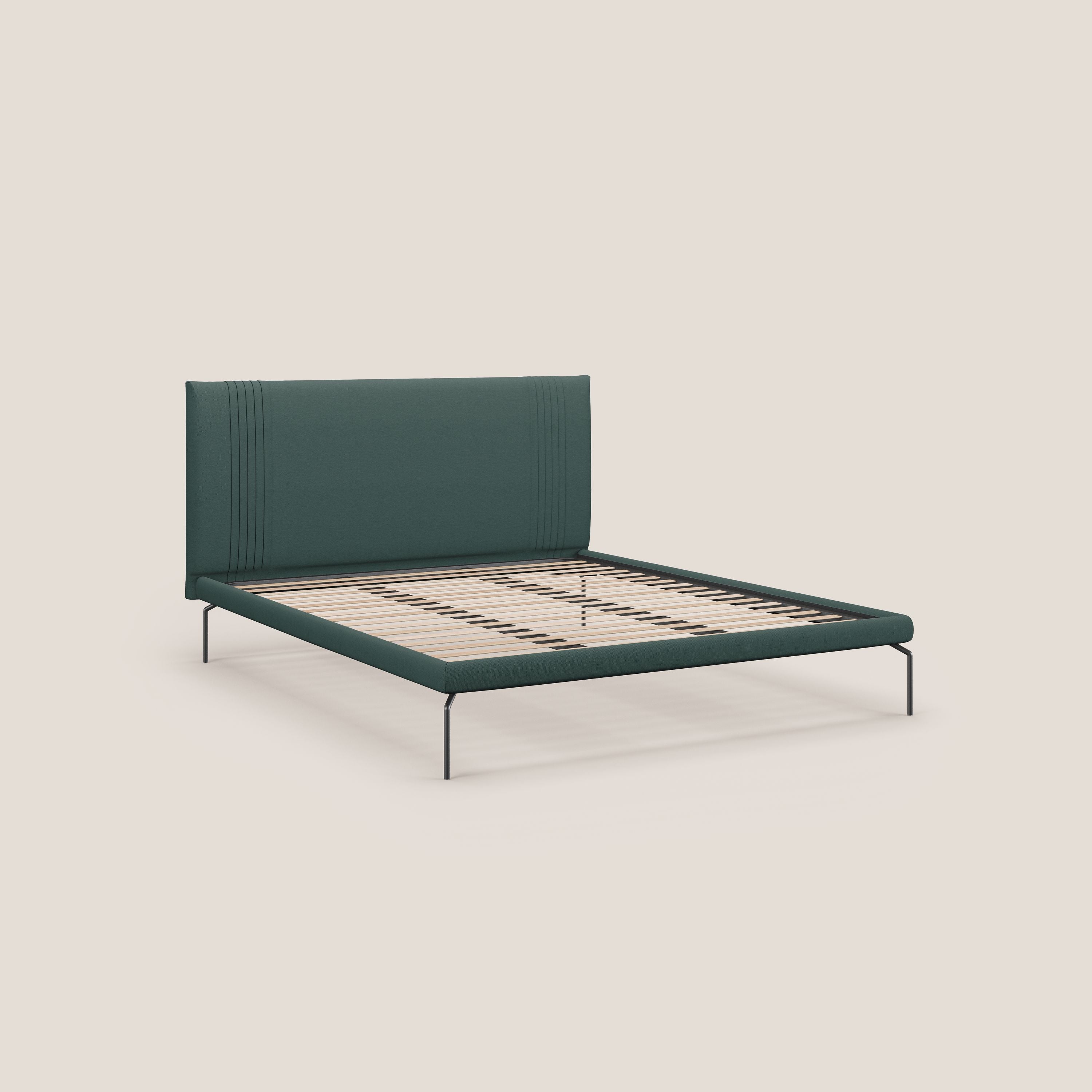 Finn letto imbottito con piedi alti in metallo in tessuto smacchiabile T05 verde - divani.store