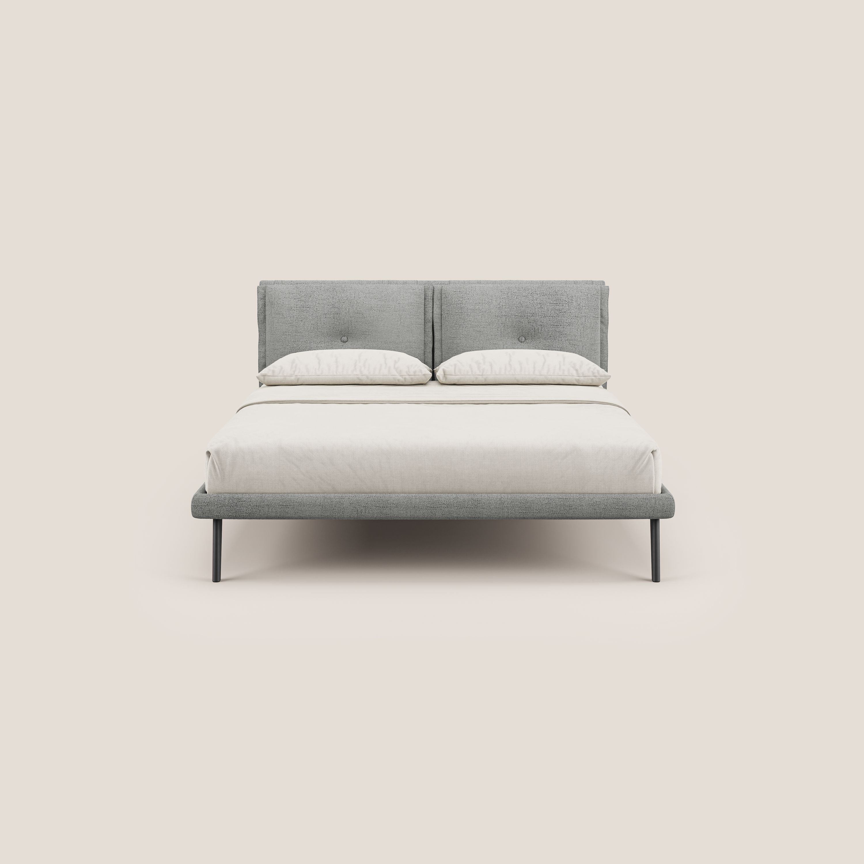 Ibuki letto con cuscini trapuntati regolabili e piedi in mogano in tessuto fiammato impermeabile T03 grigio chiaro - divani.store