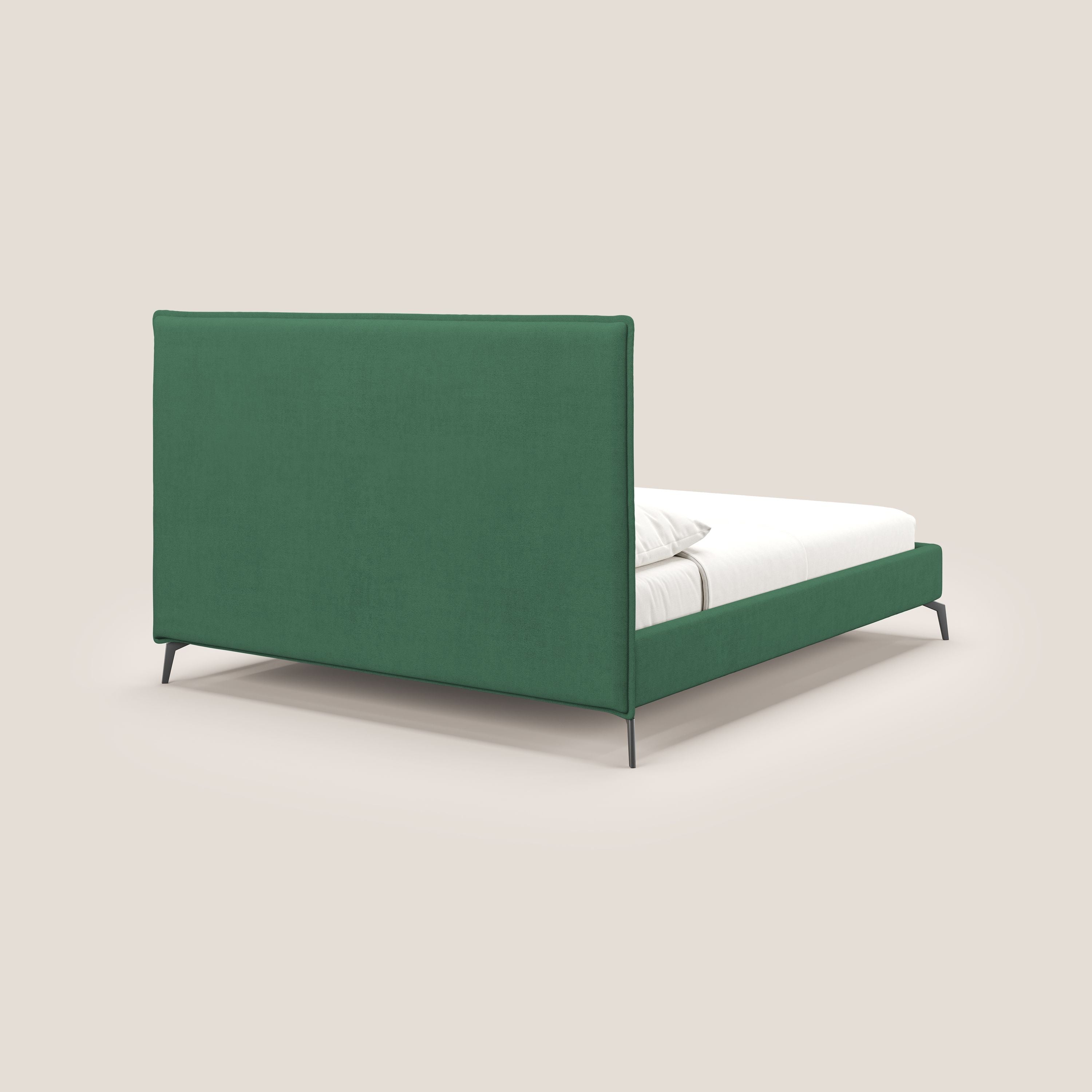 Iris letto imbottito con piedini neri sfoderabile in tessuto impermeabile T02 verde - divani.store