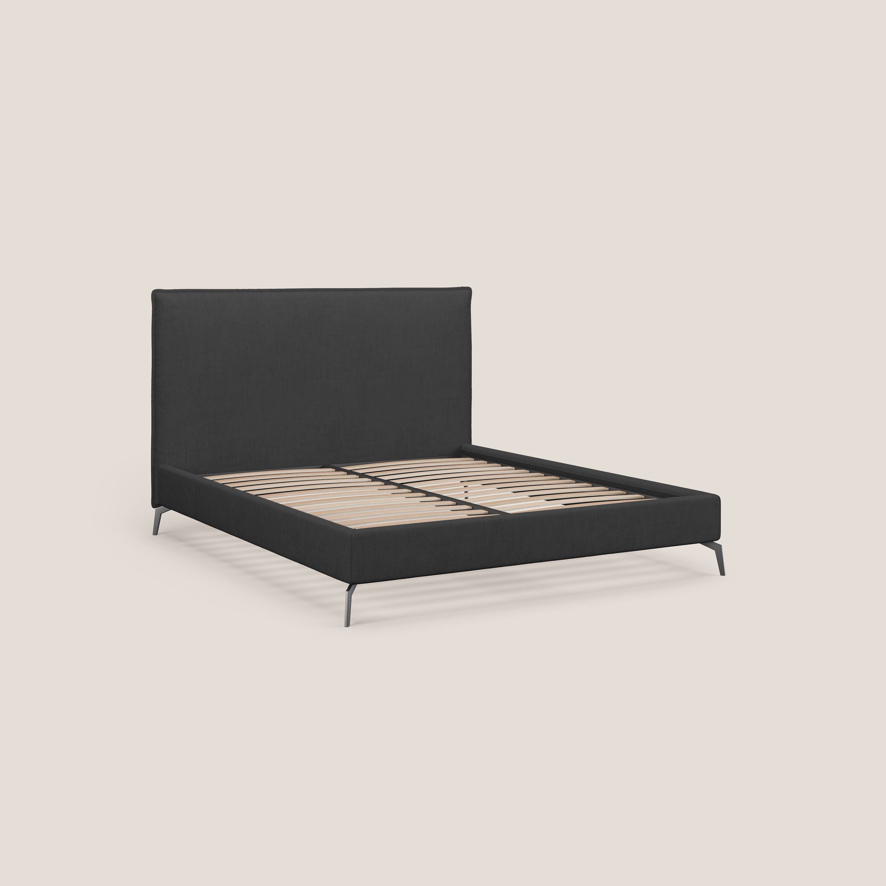 Iris letto imbottito con piedini neri sfoderabile in tessuto impermeabile T02 nero - divani.store