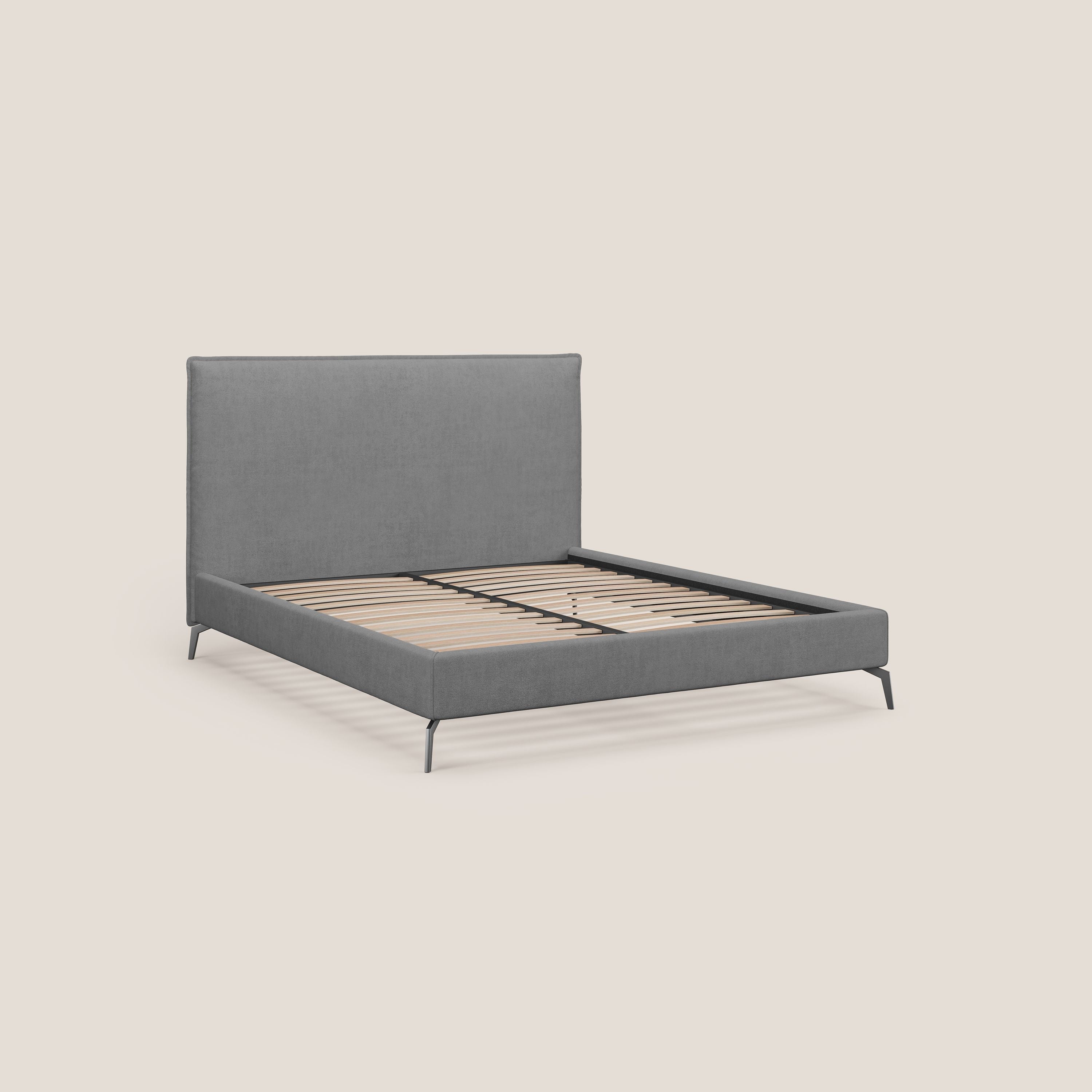 Iris letto imbottito con piedini neri sfoderabile in tessuto impermeabile T02 grigio - divani.store