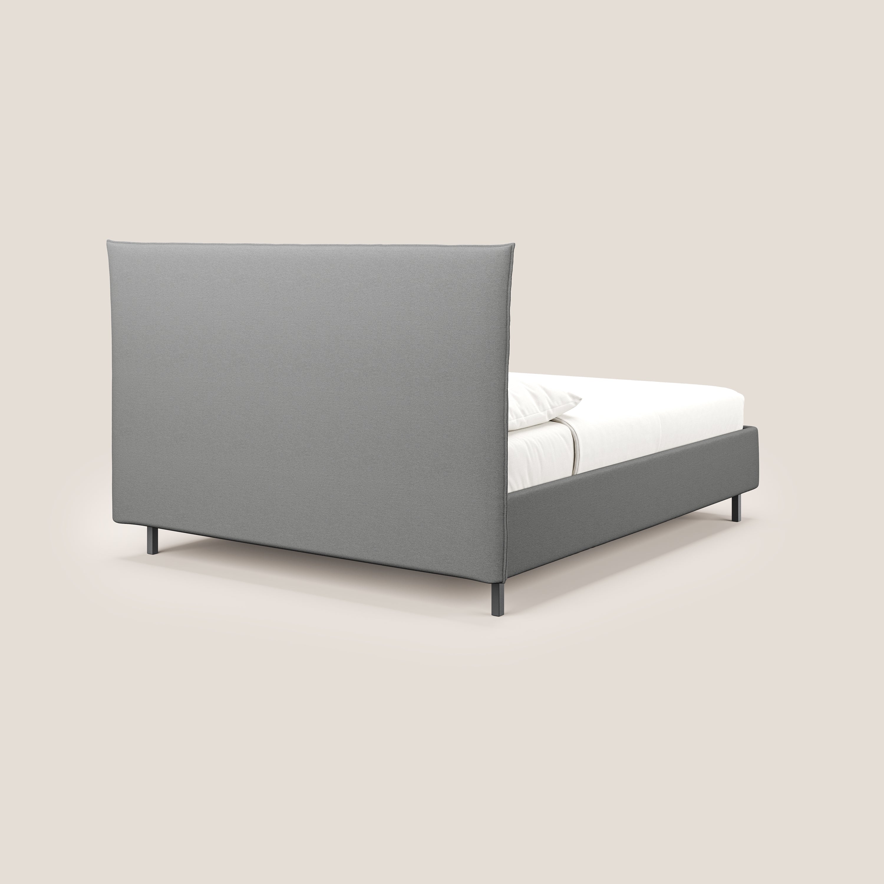 Izumi letto imbottito contenitore con piedi alti in tessuto smacchiabile T05 grigio - divani.store