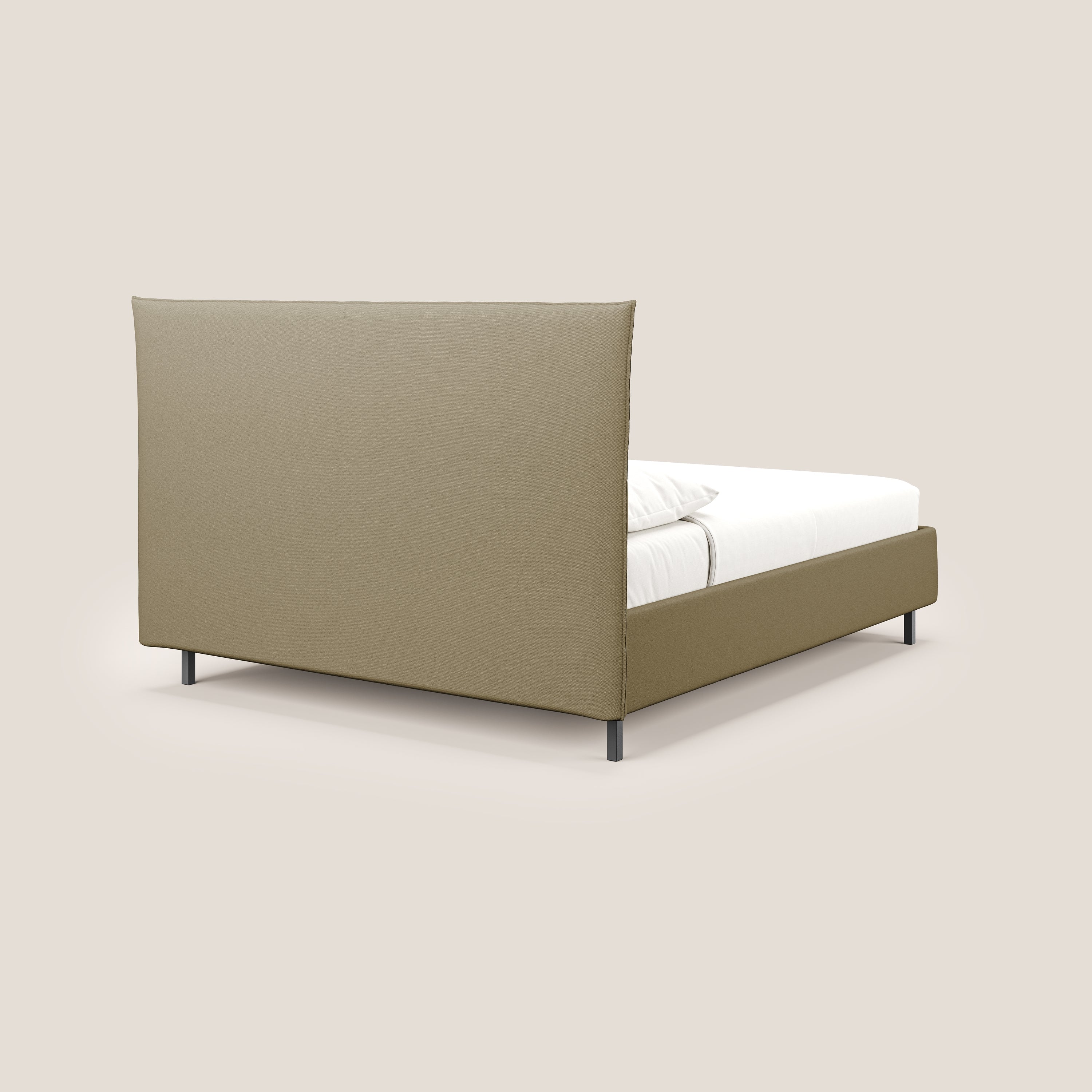 Izumi letto imbottito contenitore con piedi alti in tessuto smacchiabile T05 cammello - divani.store